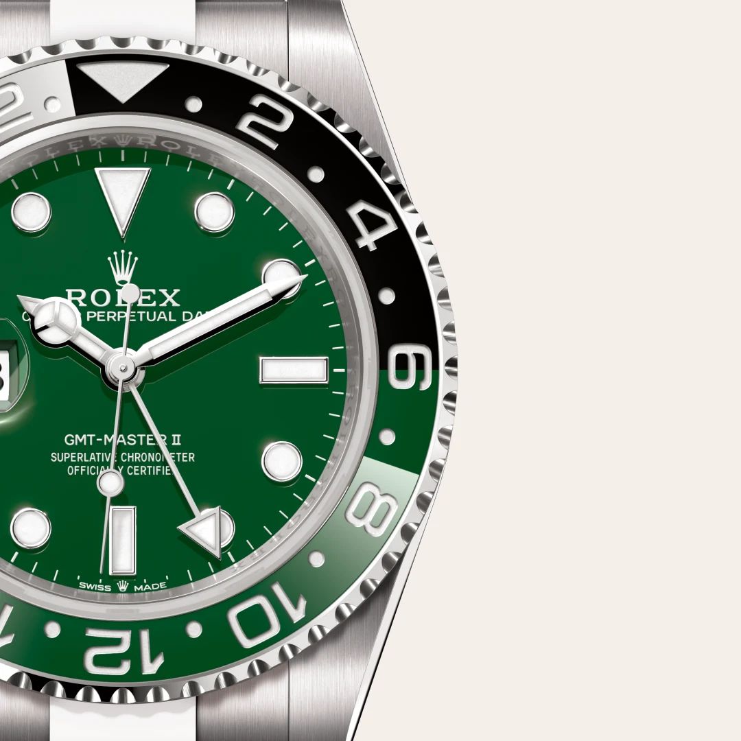 Rolex GMT-Master II in Acciaio Oystersteelcon “Pavé madreperla farfalle”, lunetta Bombata, bracciale Acciaio Oystersteel