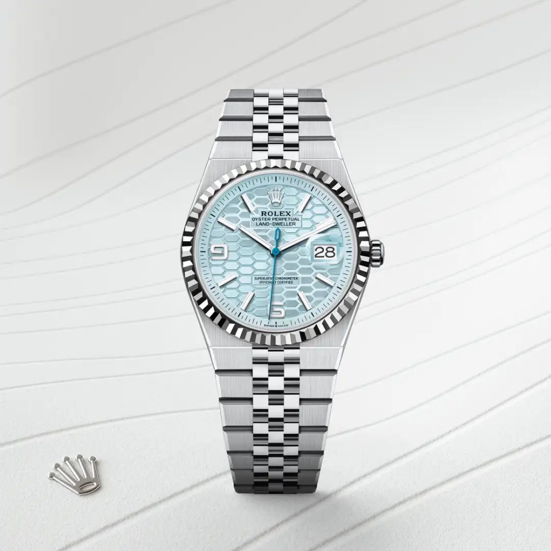 Rolex Land-Dweller 36 in Oystersteelcon “Butterfly mother-of-pearl pavé”, lunetta Domed, bracciale Oystersteel