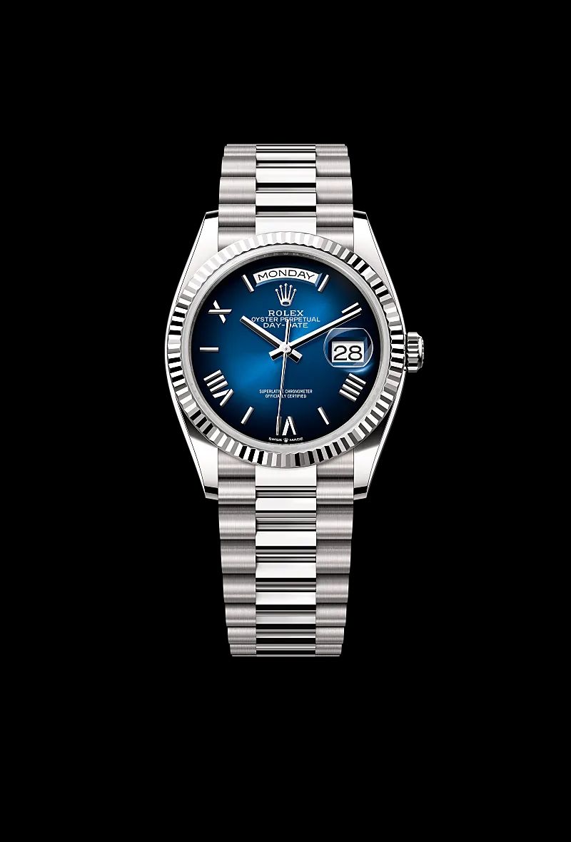 Rolex Day-Date 36 in Oystersteelcon “Butterfly mother-of-pearl pavé”, lunetta Domed, bracciale Oystersteel
