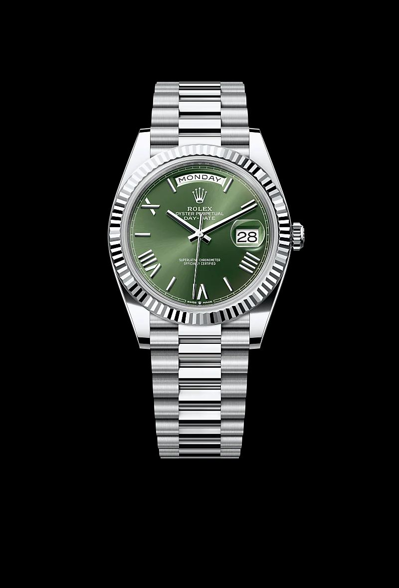 Rolex Day-Date 40 in Oystersteelcon “Butterfly mother-of-pearl pavé”, lunetta Domed, bracciale Oystersteel
