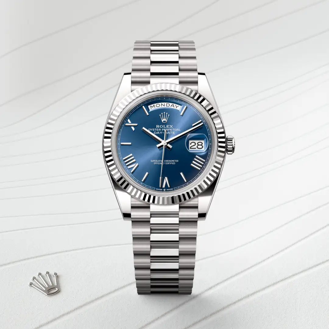 Rolex Day-Date 40 in Oystersteelcon “Butterfly mother-of-pearl pavé”, lunetta Domed, bracciale Oystersteel