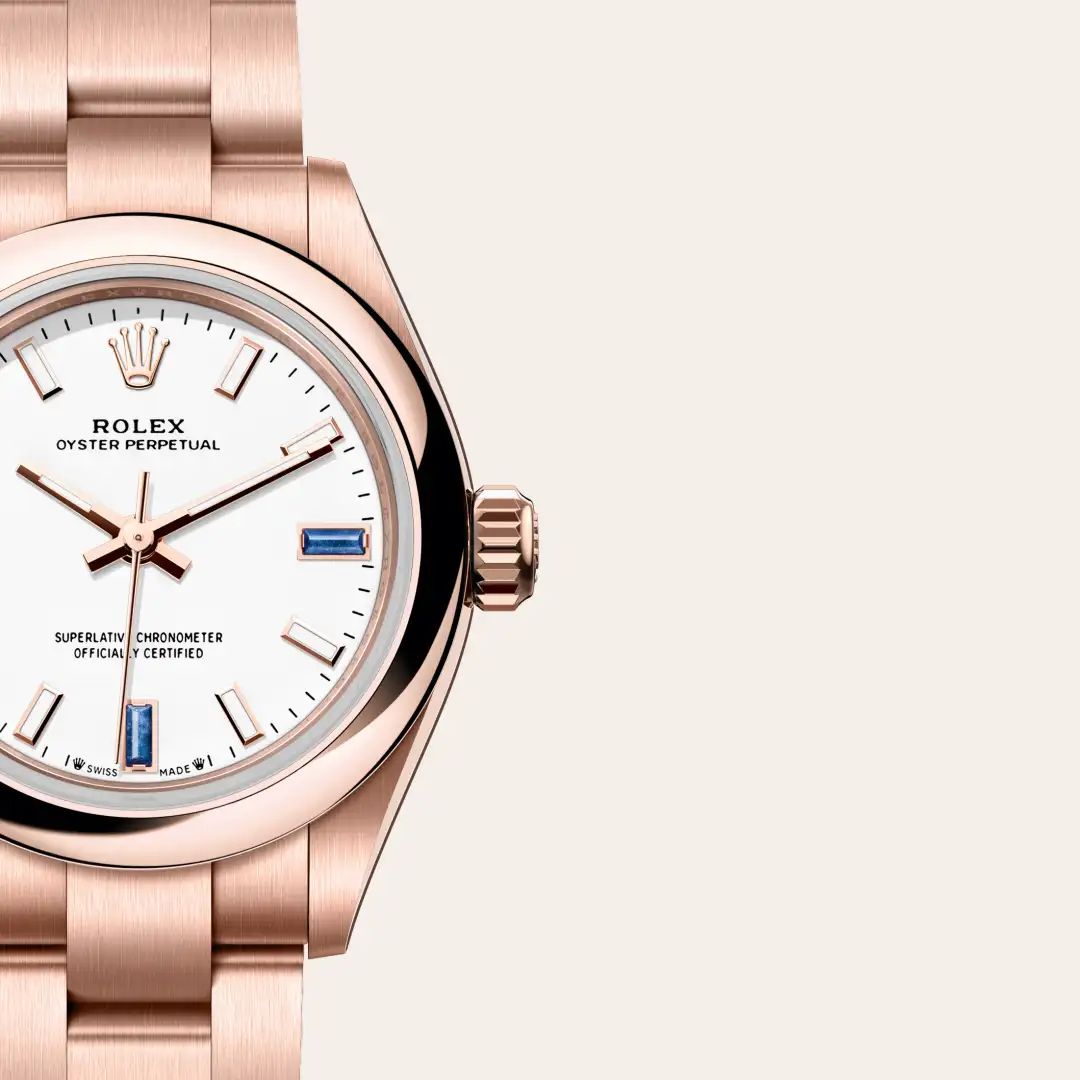 Rolex Oyster Perpetual 28 in Oystersteelcon “Butterfly mother-of-pearl pavé”, lunetta Domed, bracciale Oystersteel