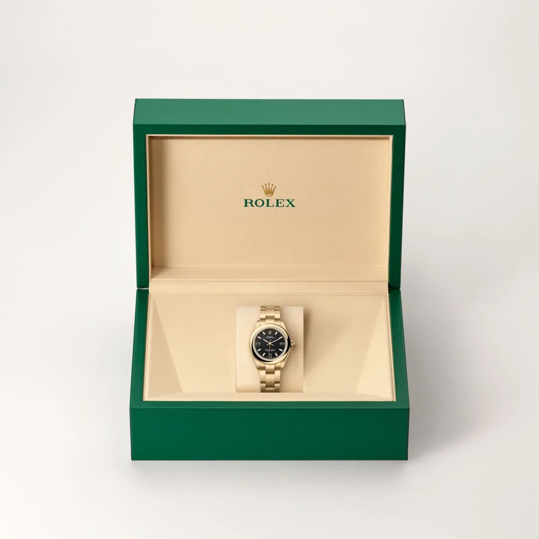 Rolex Oyster Perpetual 28 in Acciaio Oystersteelcon “Pavé madreperla farfalle”, lunetta Bombata, bracciale Acciaio Oystersteel