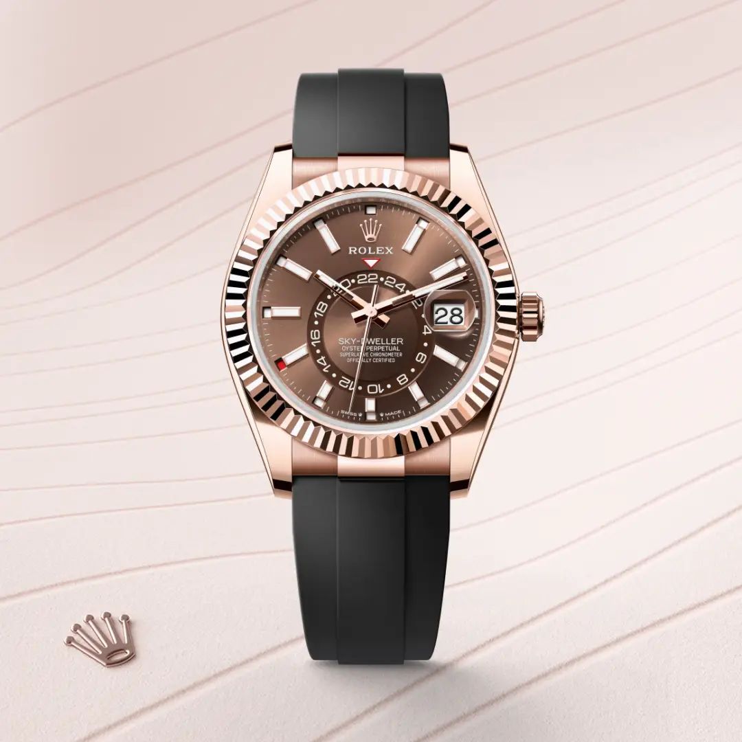 Rolex Sky-Dweller in Acciaio Oystersteelcon “Pavé madreperla farfalle”, lunetta Bombata, bracciale Acciaio Oystersteel