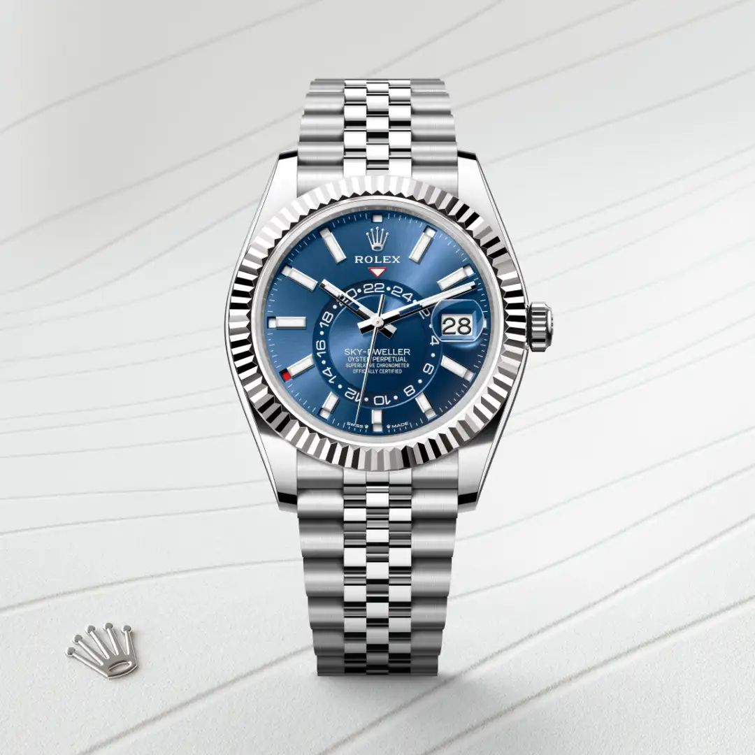 Rolex Sky-Dweller in Oystersteelcon “Butterfly mother-of-pearl pavé”, lunetta Domed, bracciale Oystersteel