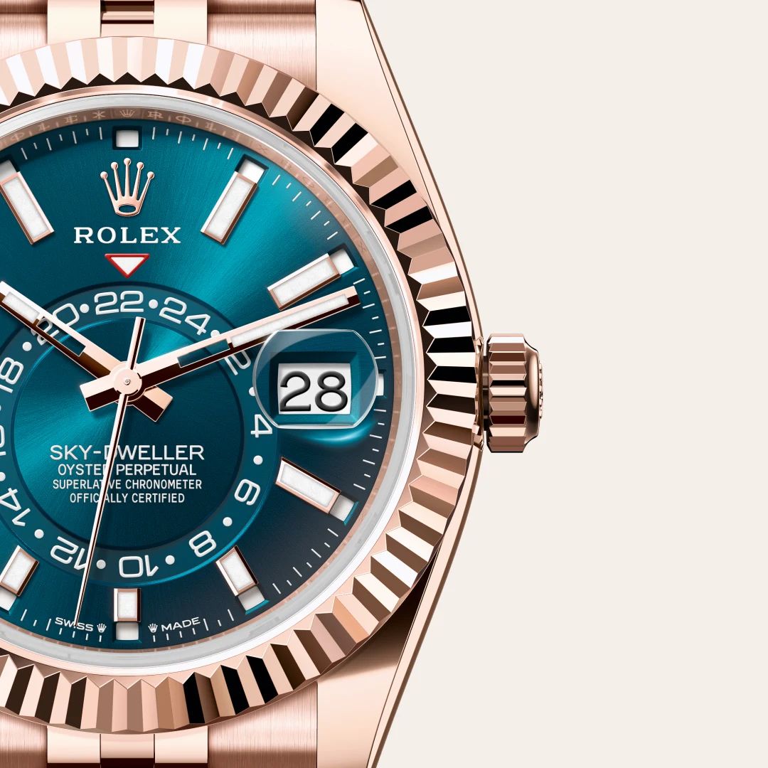 Rolex Sky-Dweller in Oystersteelcon “Butterfly mother-of-pearl pavé”, lunetta Domed, bracciale Oystersteel