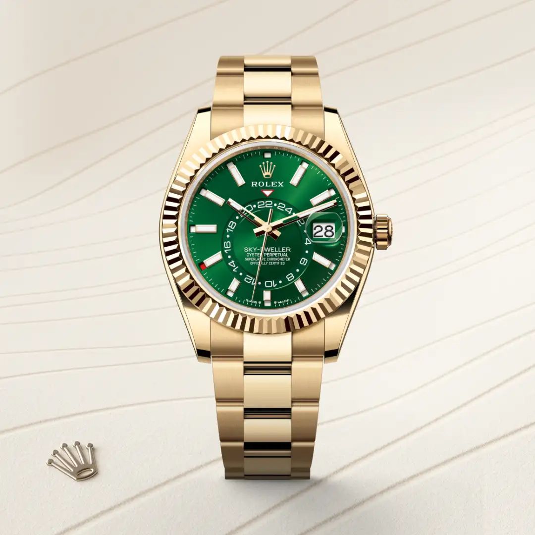 Rolex Sky-Dweller in Acciaio Oystersteelcon “Pavé madreperla farfalle”, lunetta Bombata, bracciale Acciaio Oystersteel
