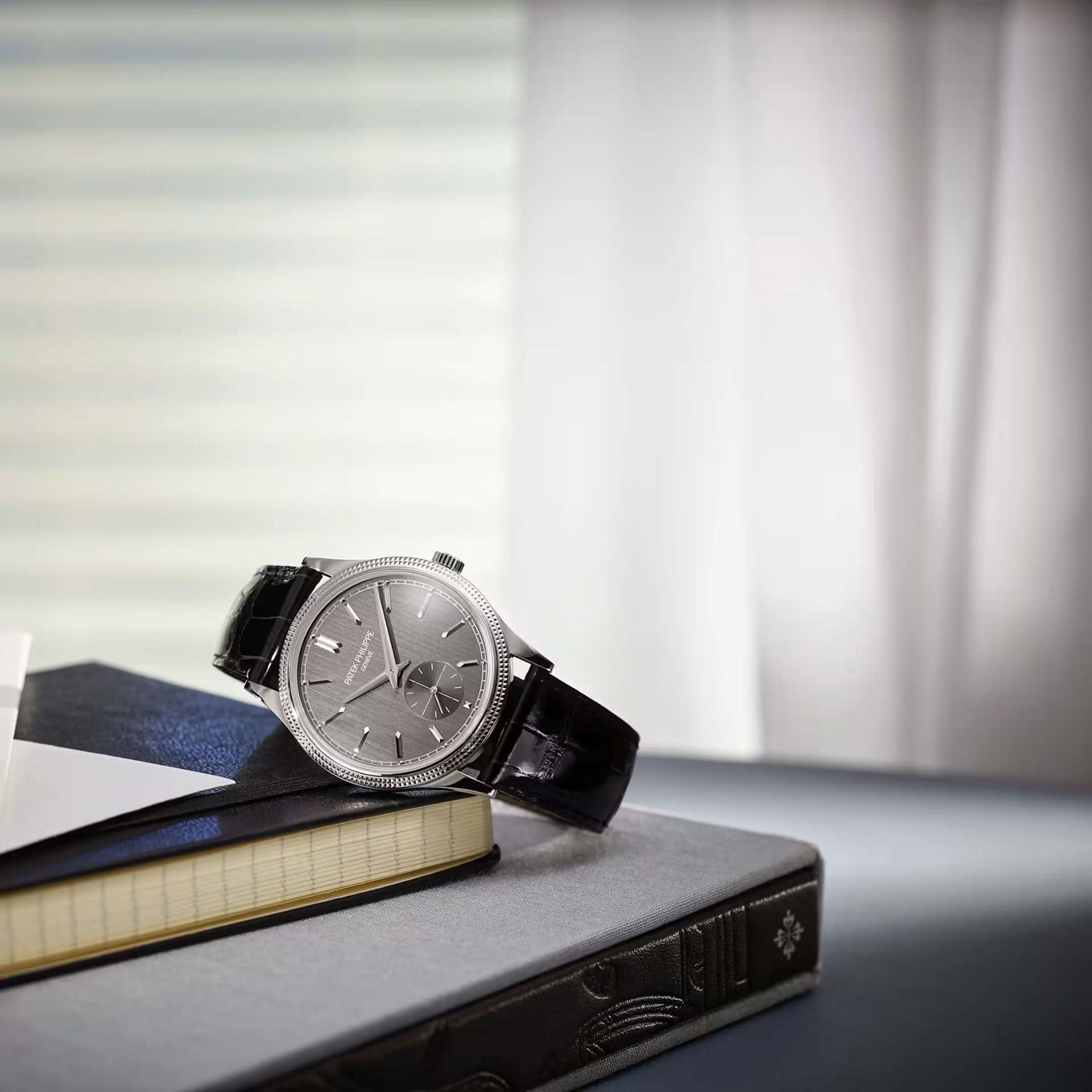PATEK PHILIPPE Calatrava 39 MM 6119G-001
