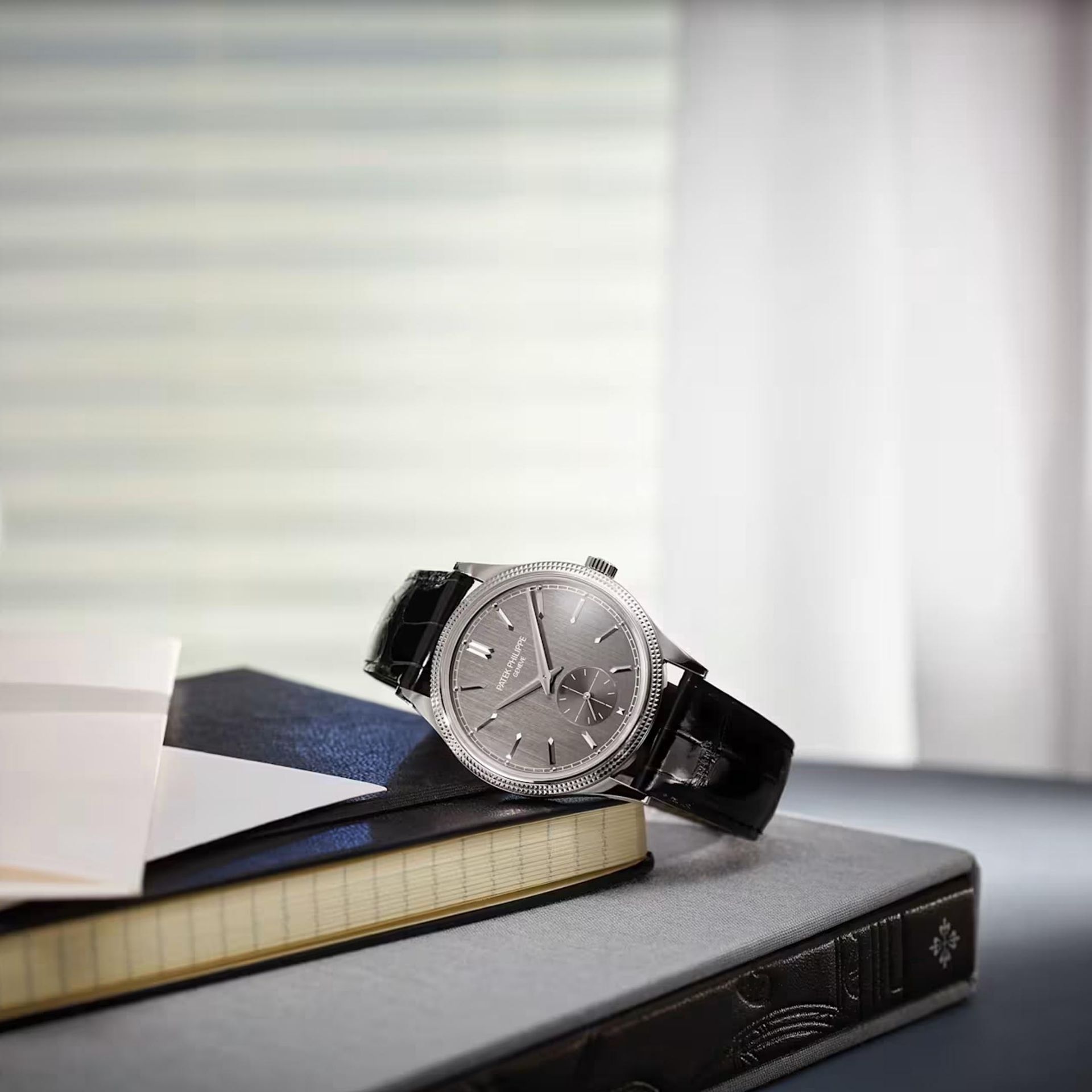 PATEK PHILIPPE Calatrava 39 MM 6119G-001