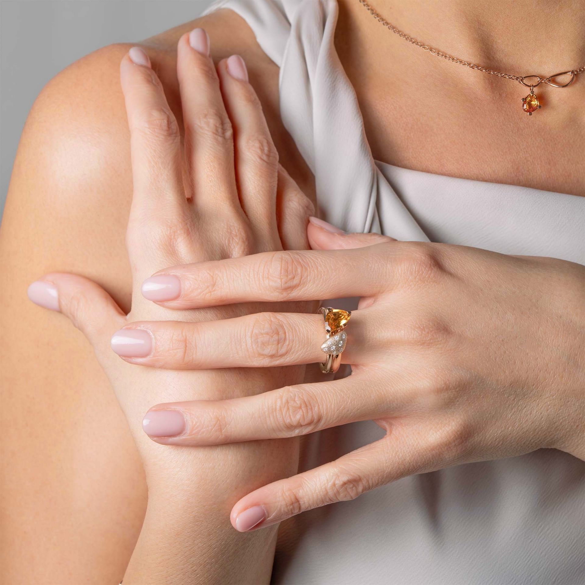 ASTRUA Anello Aquiloni, Oro Rosa, Oro Bianco, Diamanti, Citrino  AQ15CIT9PD.XSS