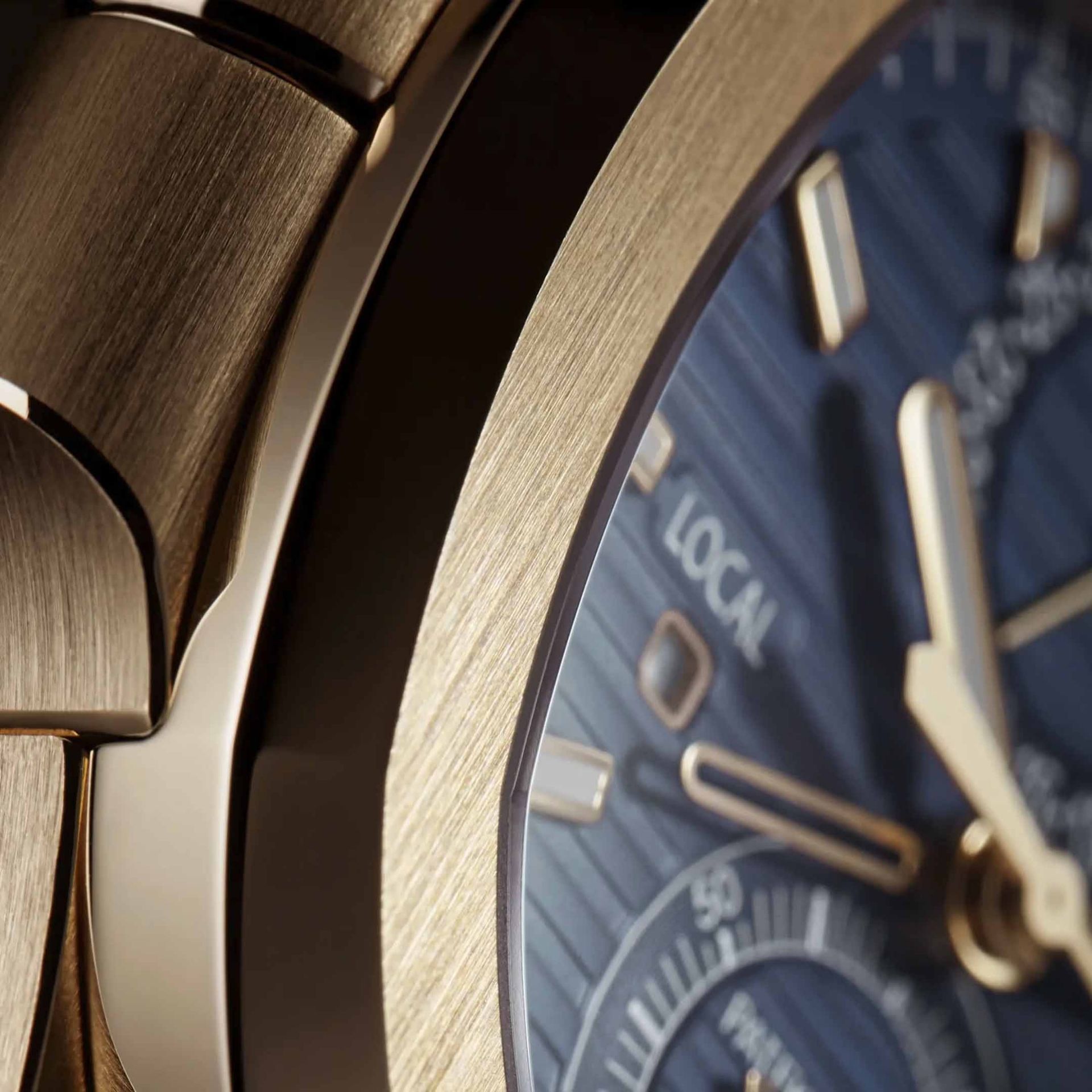 PATEK PHILIPPE Nautilus Cronografo Doppio Fuso 40.5 MM 5990/1R-001