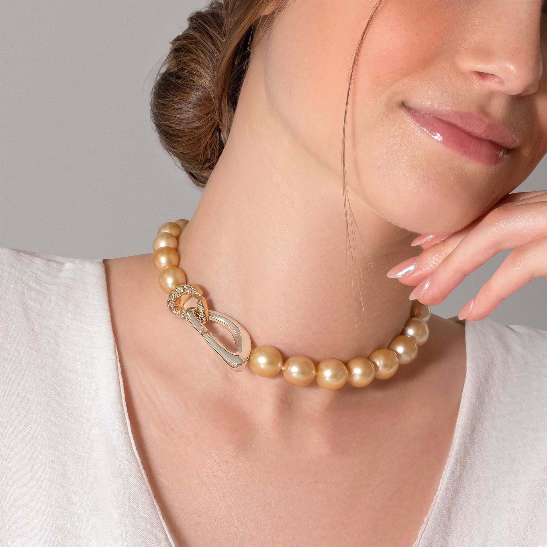 ASTRUA Collana Diva, Perle Australiane, Oro Giallo e Oro Bianco  DI698PDKT-PAUSMC12,8-15,5