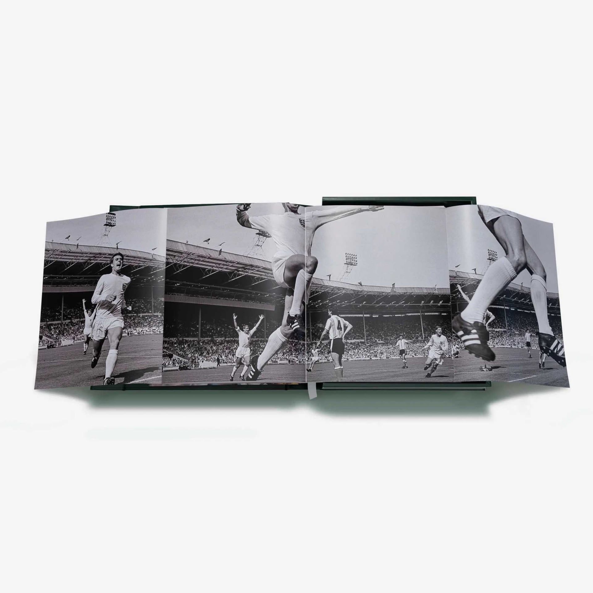 ASSOULINE Libro Football: The Impossible Collection 41 x 10 x H 48 CM 9781649806505