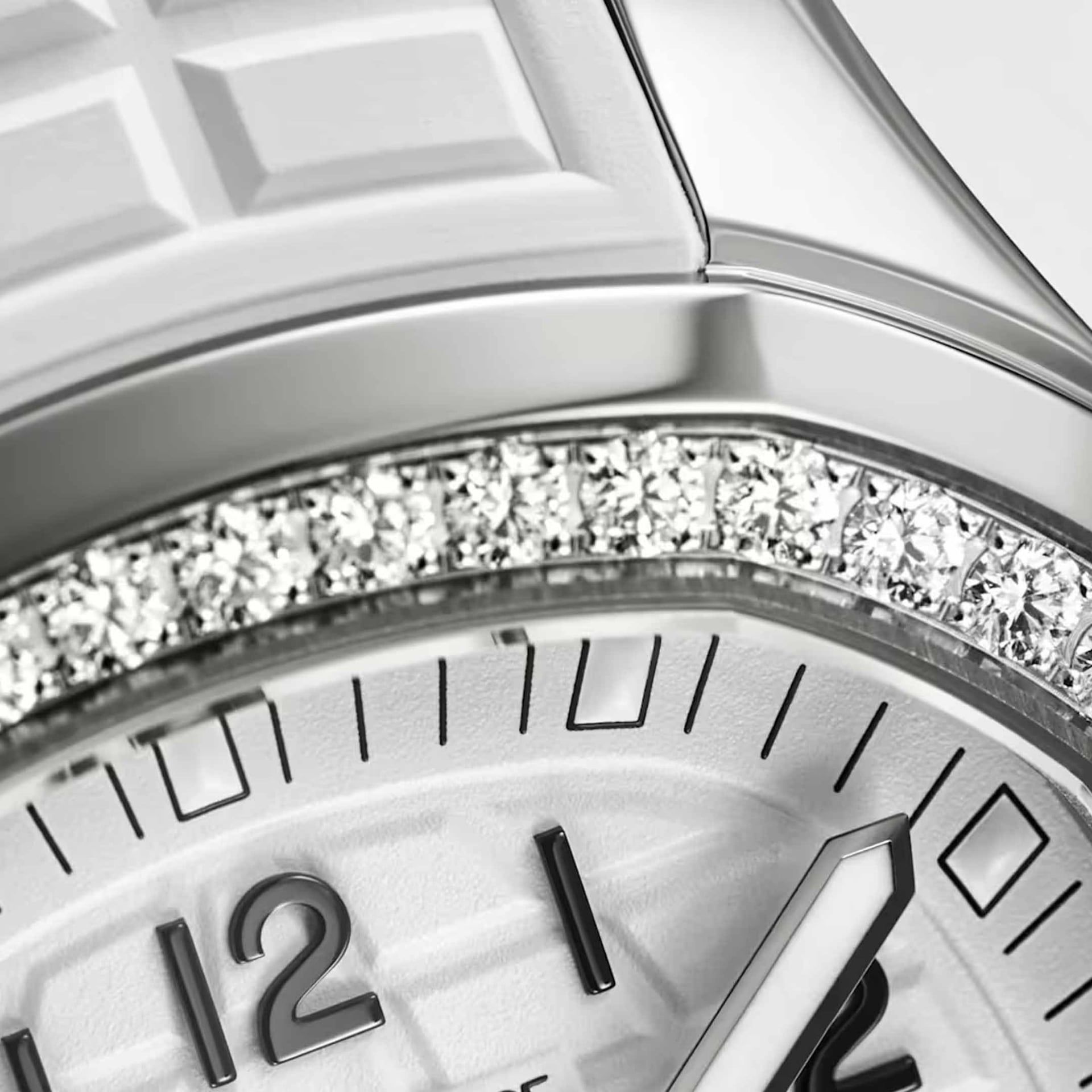 PATEK PHILIPPE Aquanaut Luce 38.8 MM 5267/200A-010