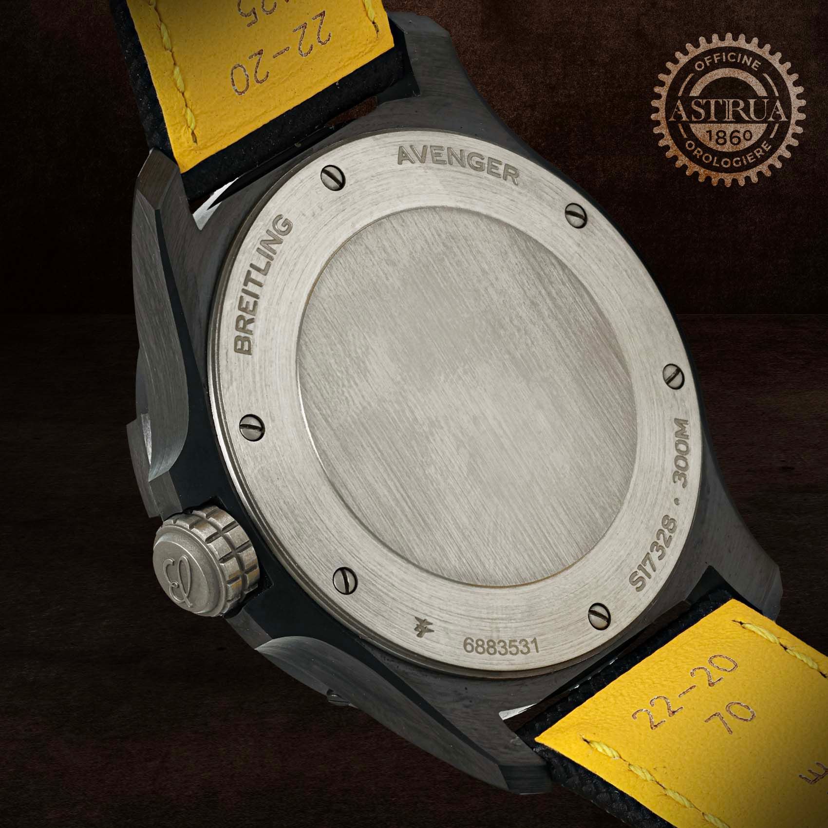BREITLING Avenger Automatic 42 Night Mission 42 MM S17328101B1X1