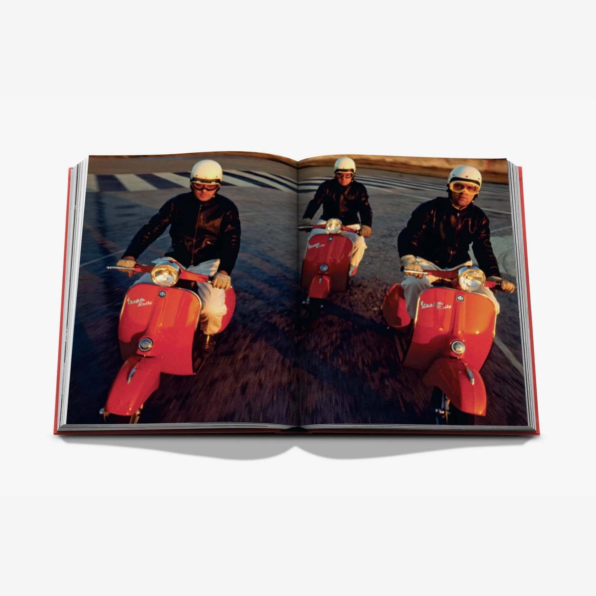ASSOULINE Libro Vespa 25 x 4 x H 33 CM 9781649806390