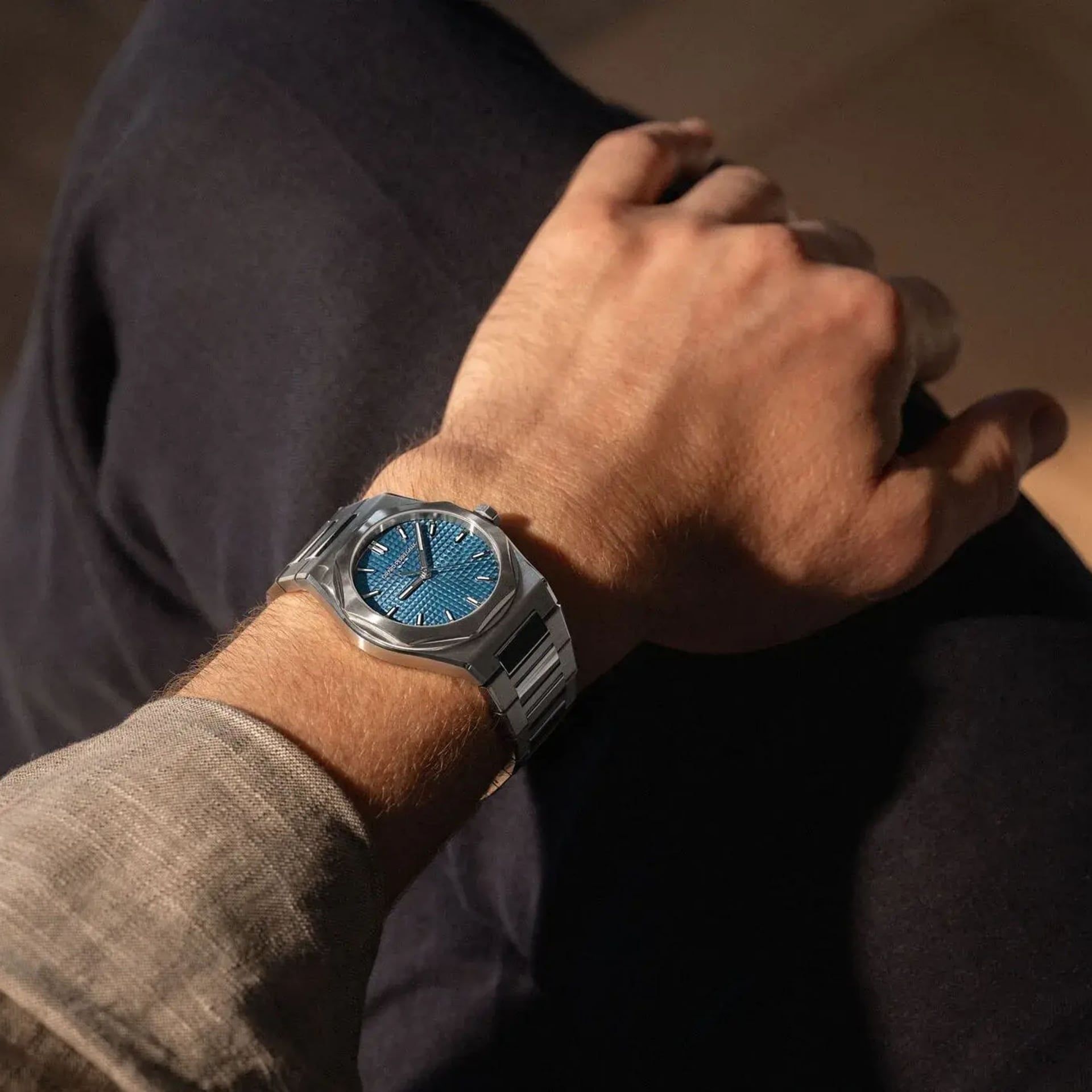 GIRARD PERREGAUX Laureato Fifty 39 MM 81008-11-3530-1CM