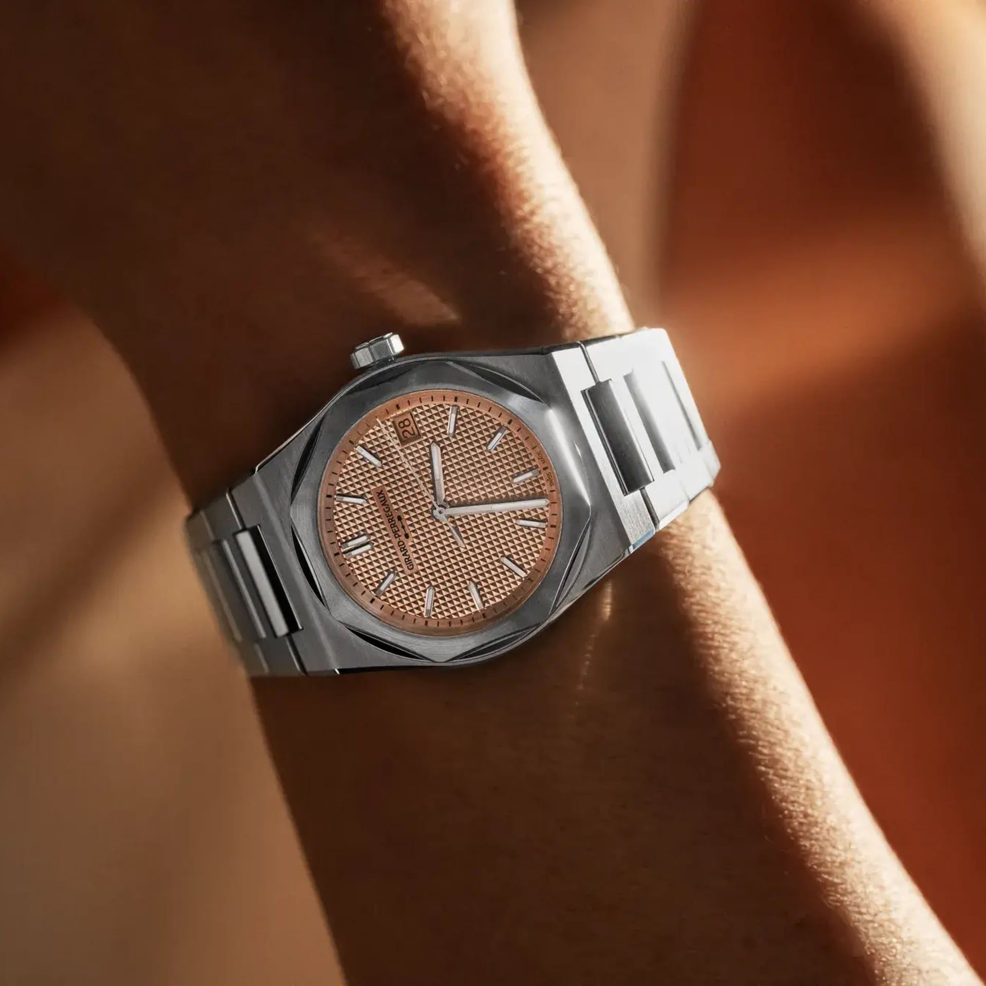 GIRARD PERREGAUX Laureato Fifty 36 MM 81006-11-3626-1CM