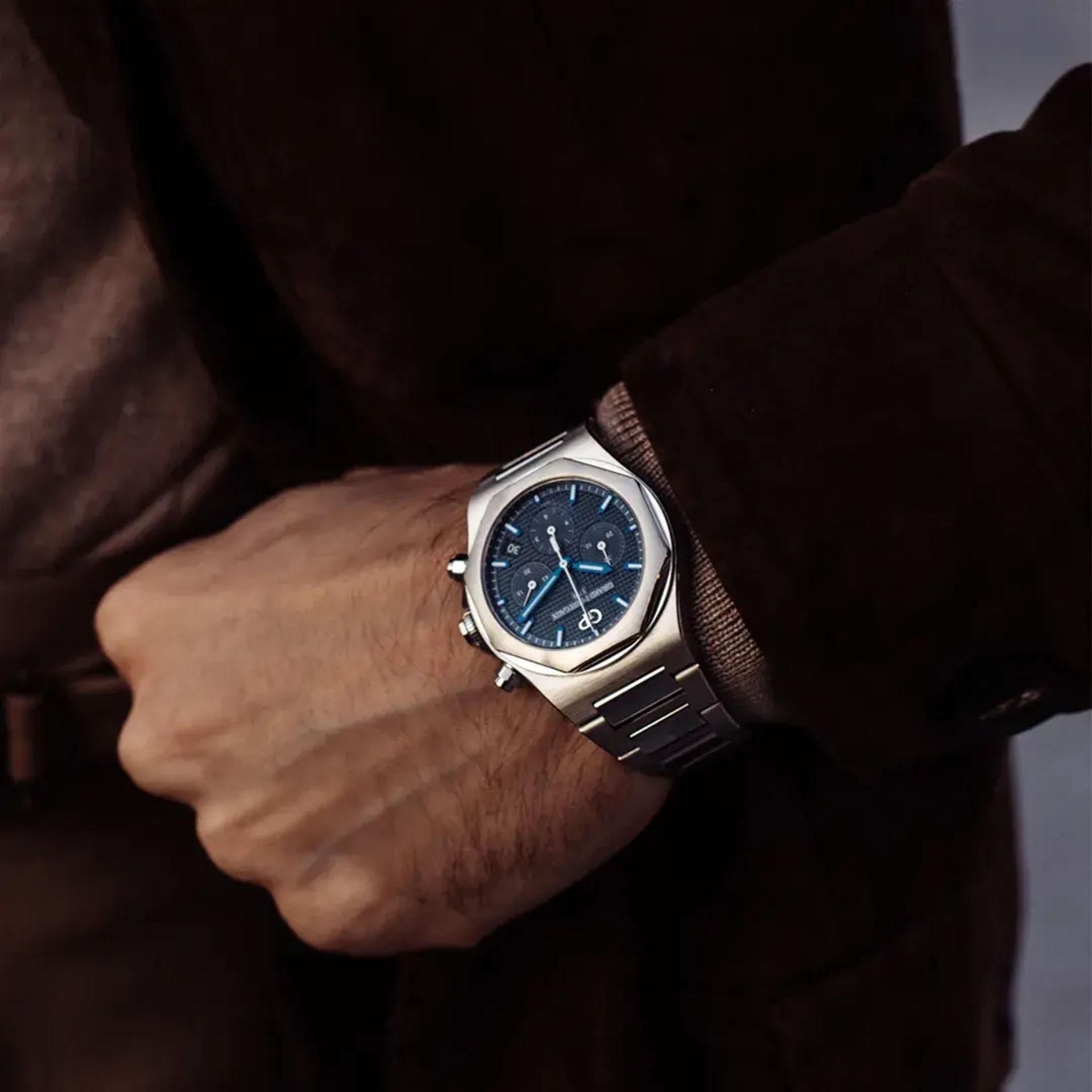 GIRARD PERREGAUX Laureato Chronograph 42 MM 81020-11Z431-11A