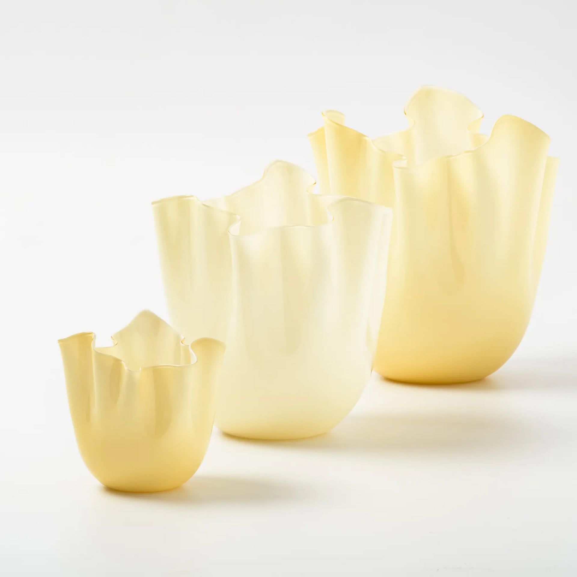 VENINI Vaso Fazzoletto Medium Burro 20 CM - H 24 CM 700.02