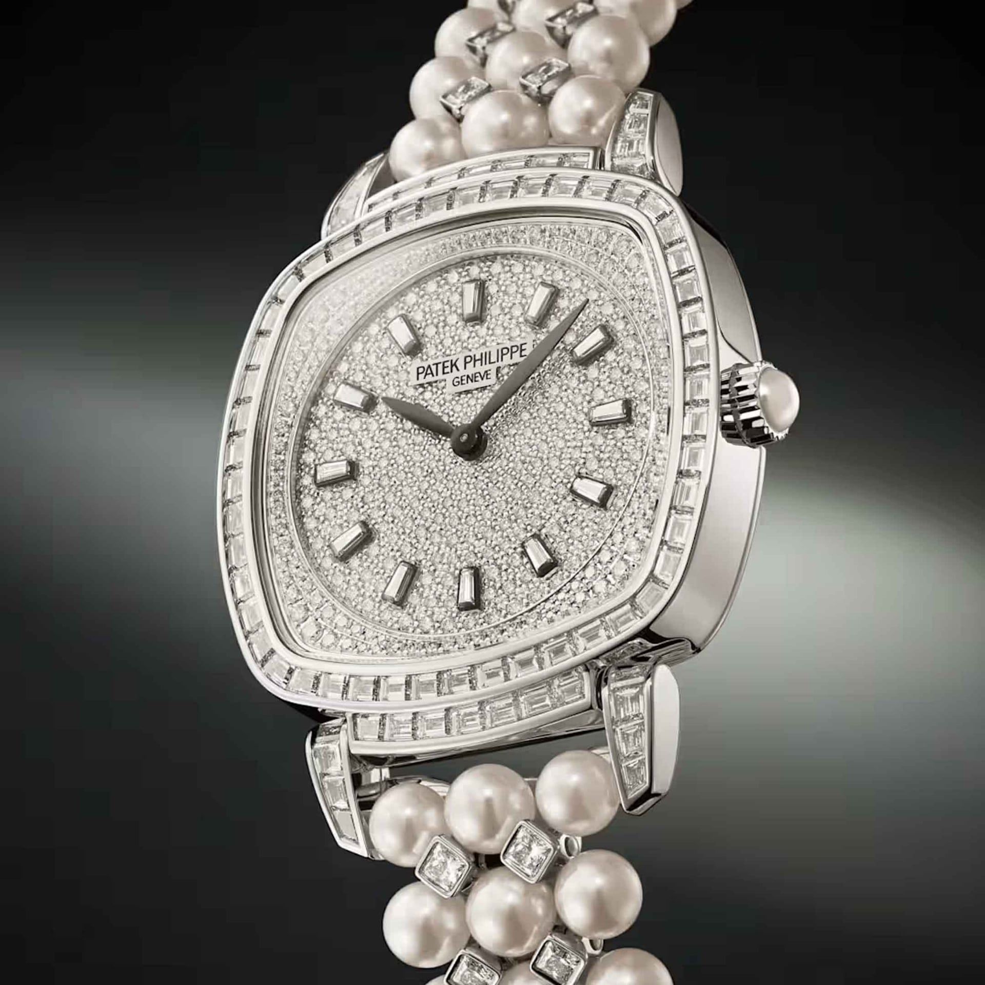 PATEK PHILIPPE Gondolo Haute Joaillerie 31 X 34.8 MM 7042/100G-010