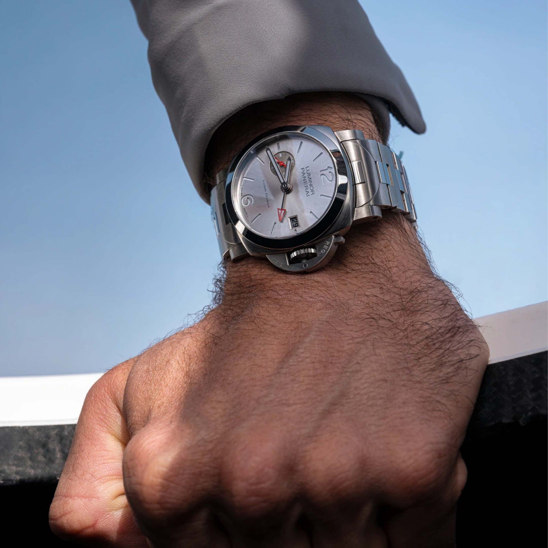 PANERAI Luminor Luna Rossa GMT 40 MM PAM01791