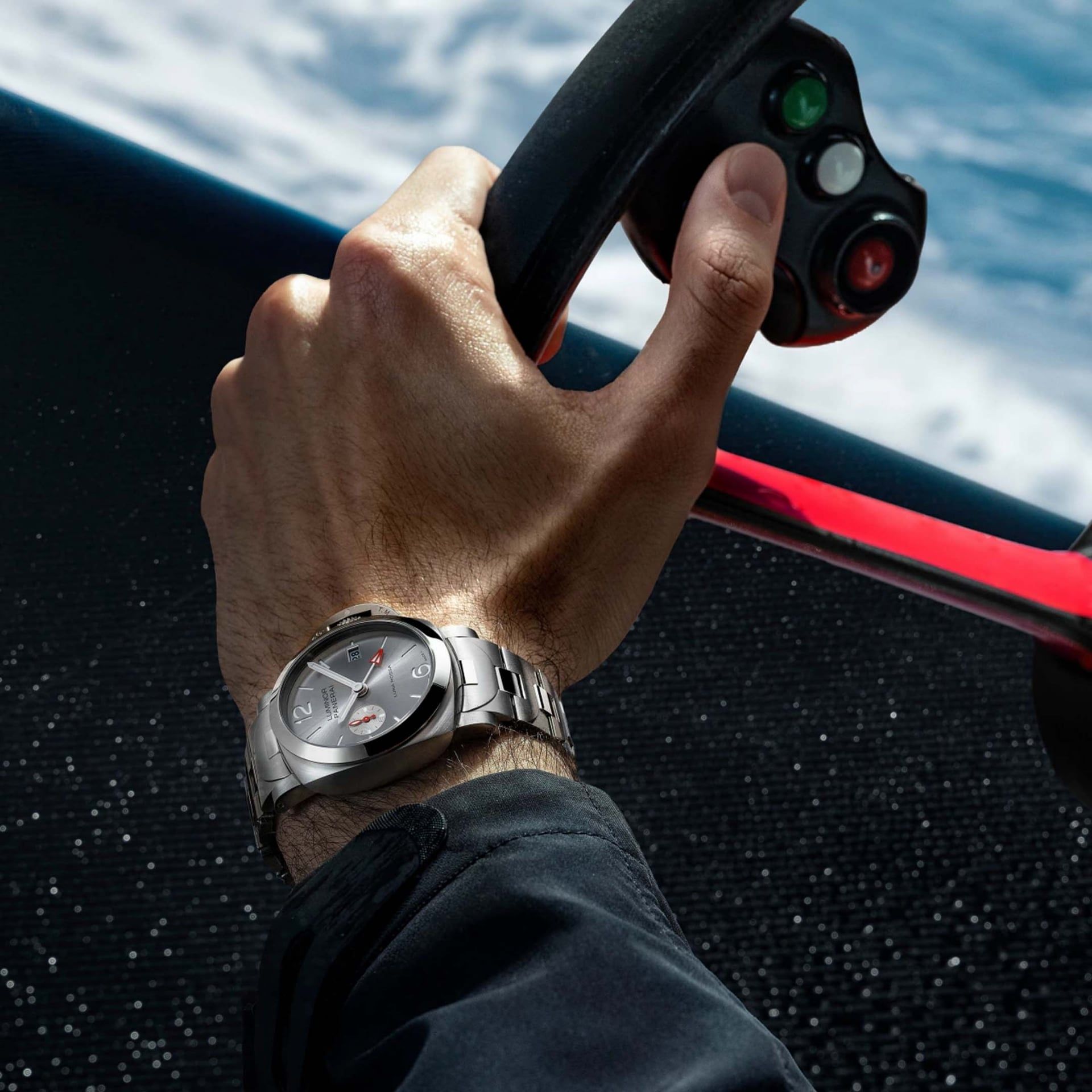PANERAI Luminor Luna Rossa GMT 40 MM PAM01791