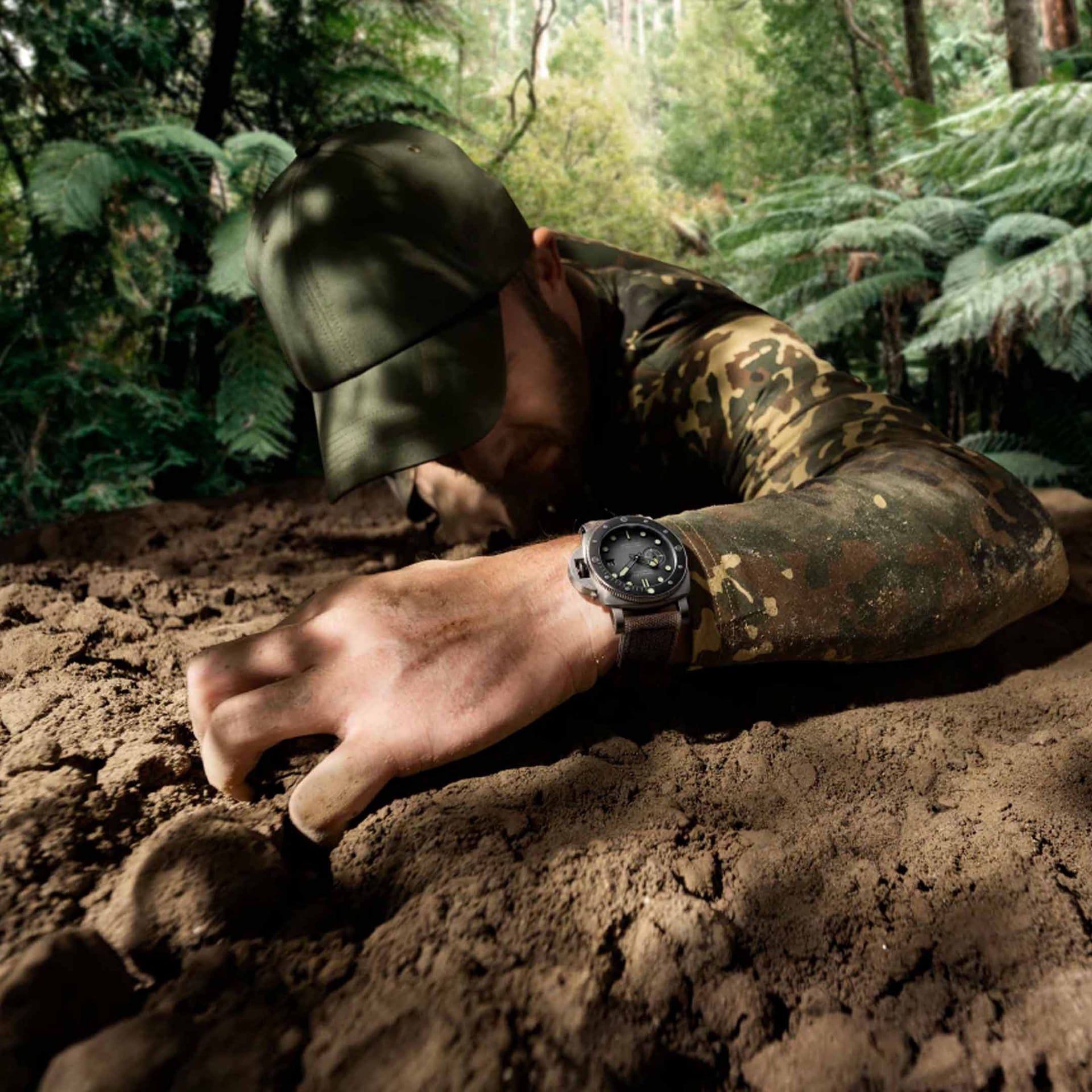PANERAI Submersible Navy SEALs 44 MM PAM01738