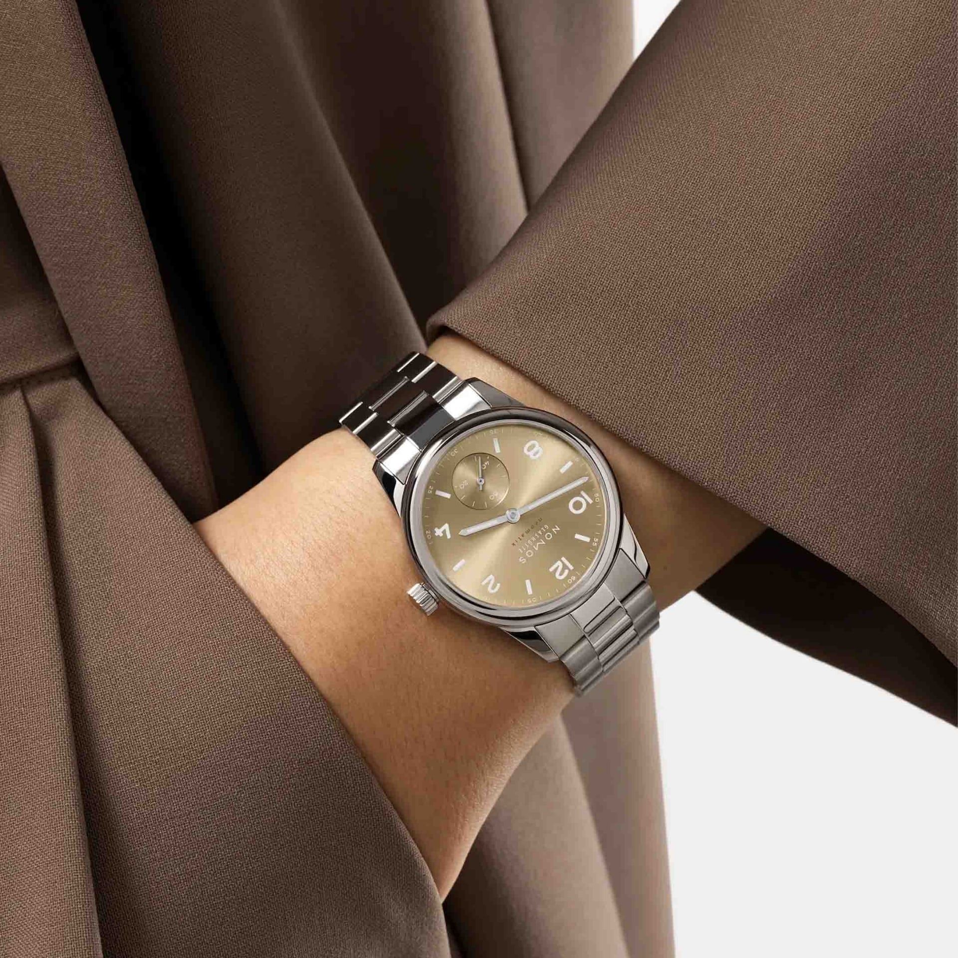 NOMOS Glashütte Club Sport Neomatik 34 Gold 34 MM 755