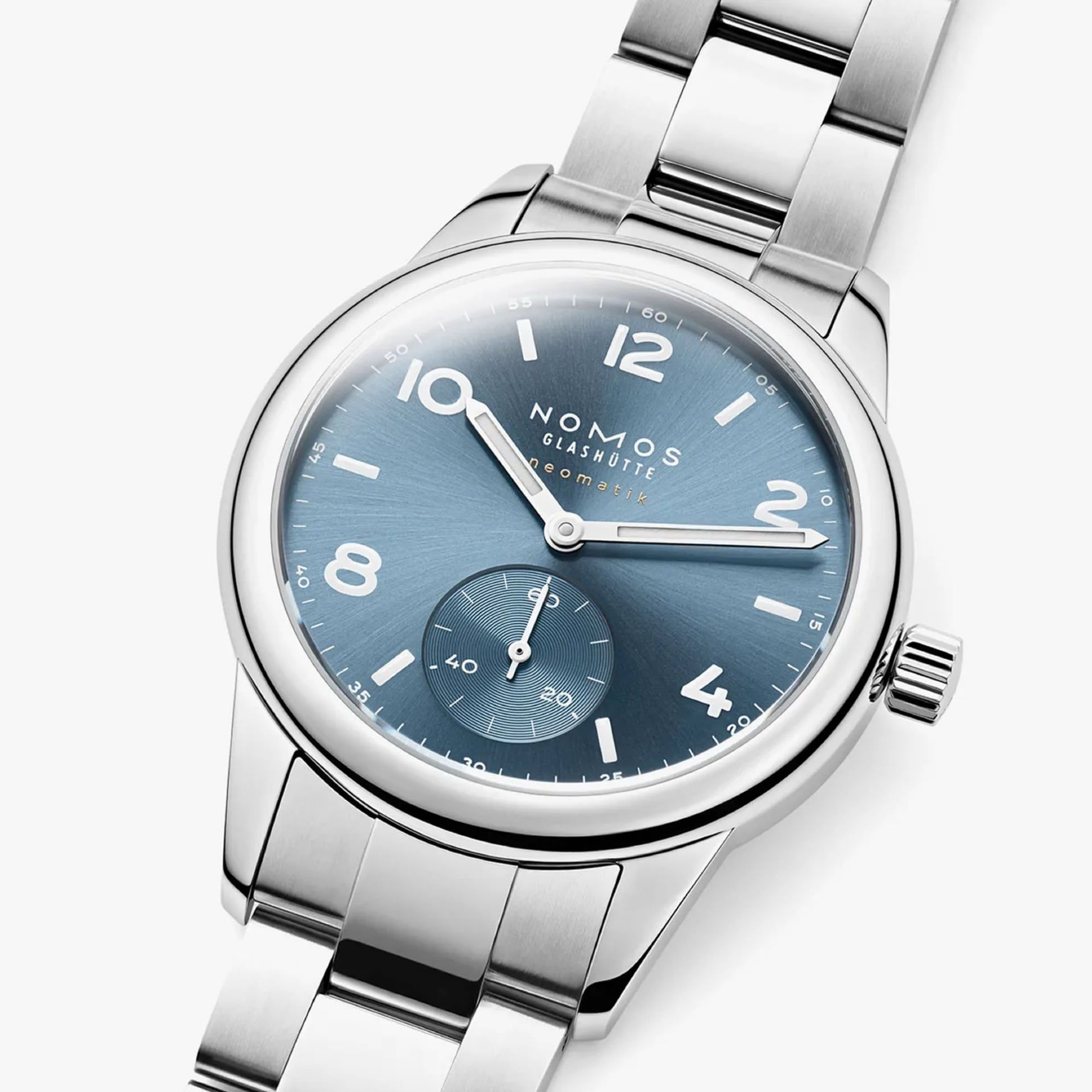 NOMOS Glashütte Club Sport Neomatik Polar 37 MM 750
