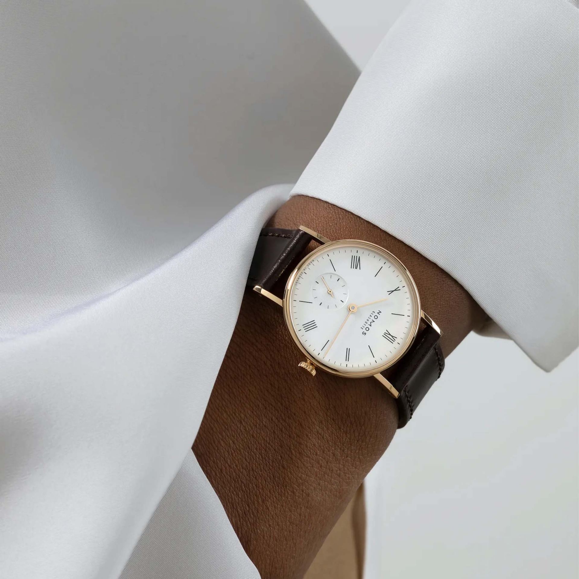 NOMOS Glashütte Ludwig Oro 33 Doré 32.8 MM 210
