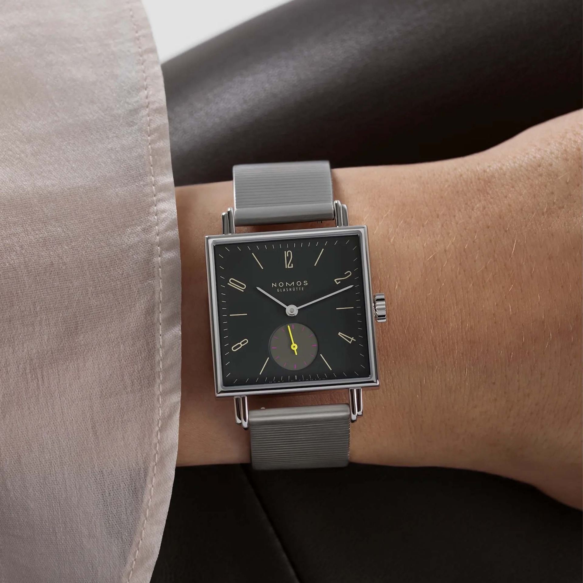 NOMOS Glashütte Tetra Basalt 29,5 X 29,5 MM 440