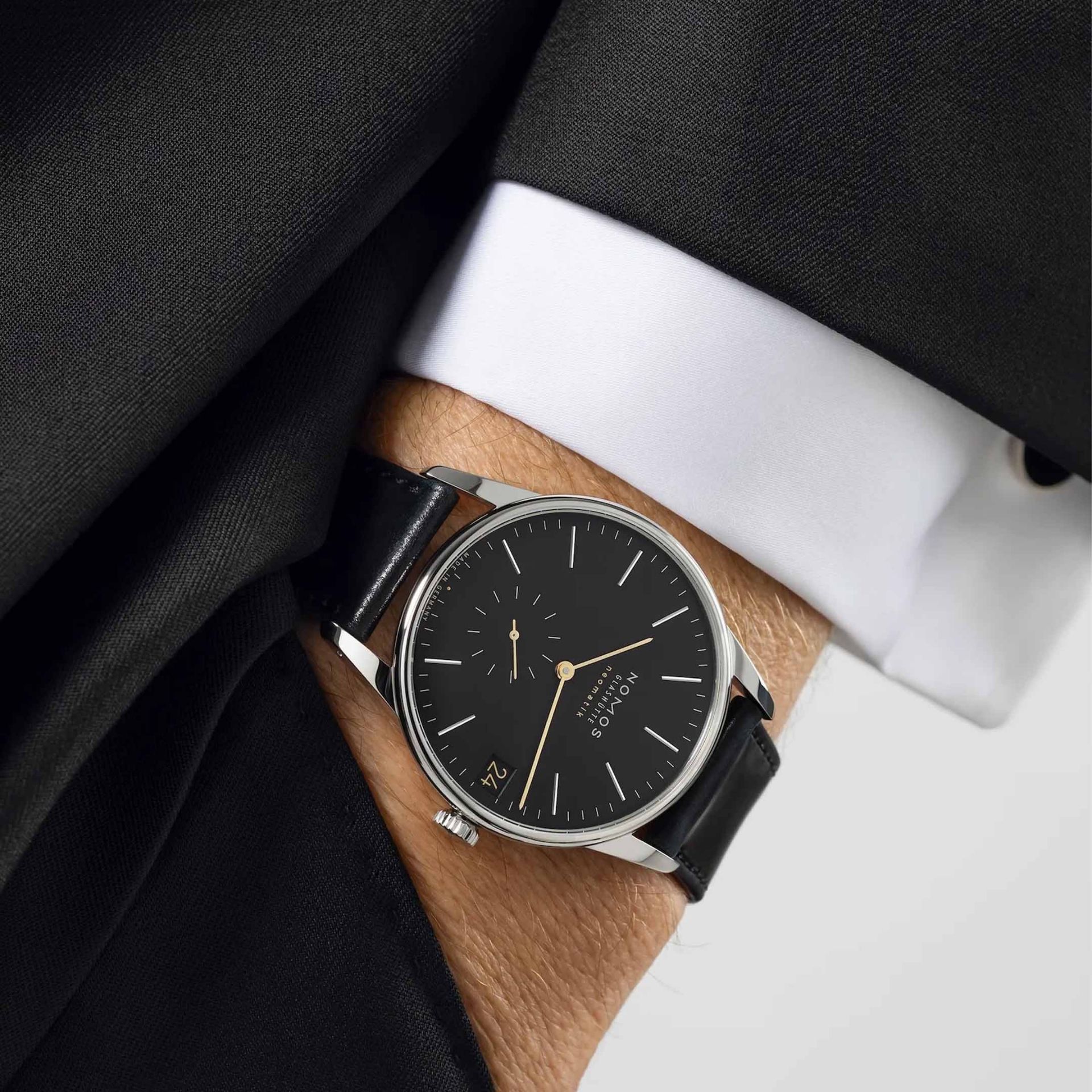 NOMOS Glashütte Orion Neomatik 41 Datario New Black 40.5 MM 366