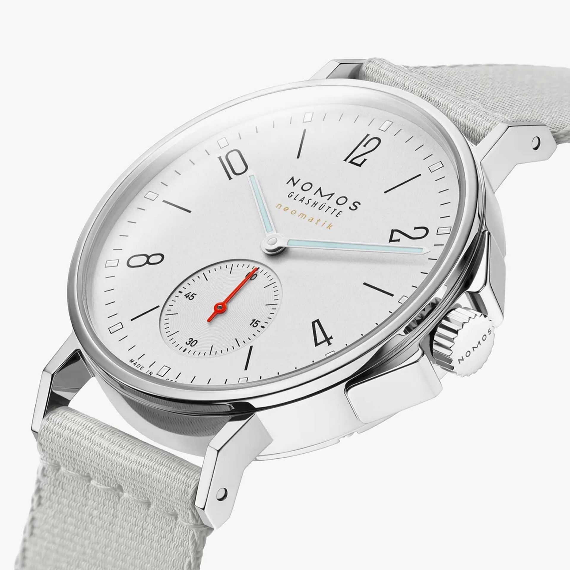 NOMOS Glashütte Ahoi Neomatik 36,3 MM 560