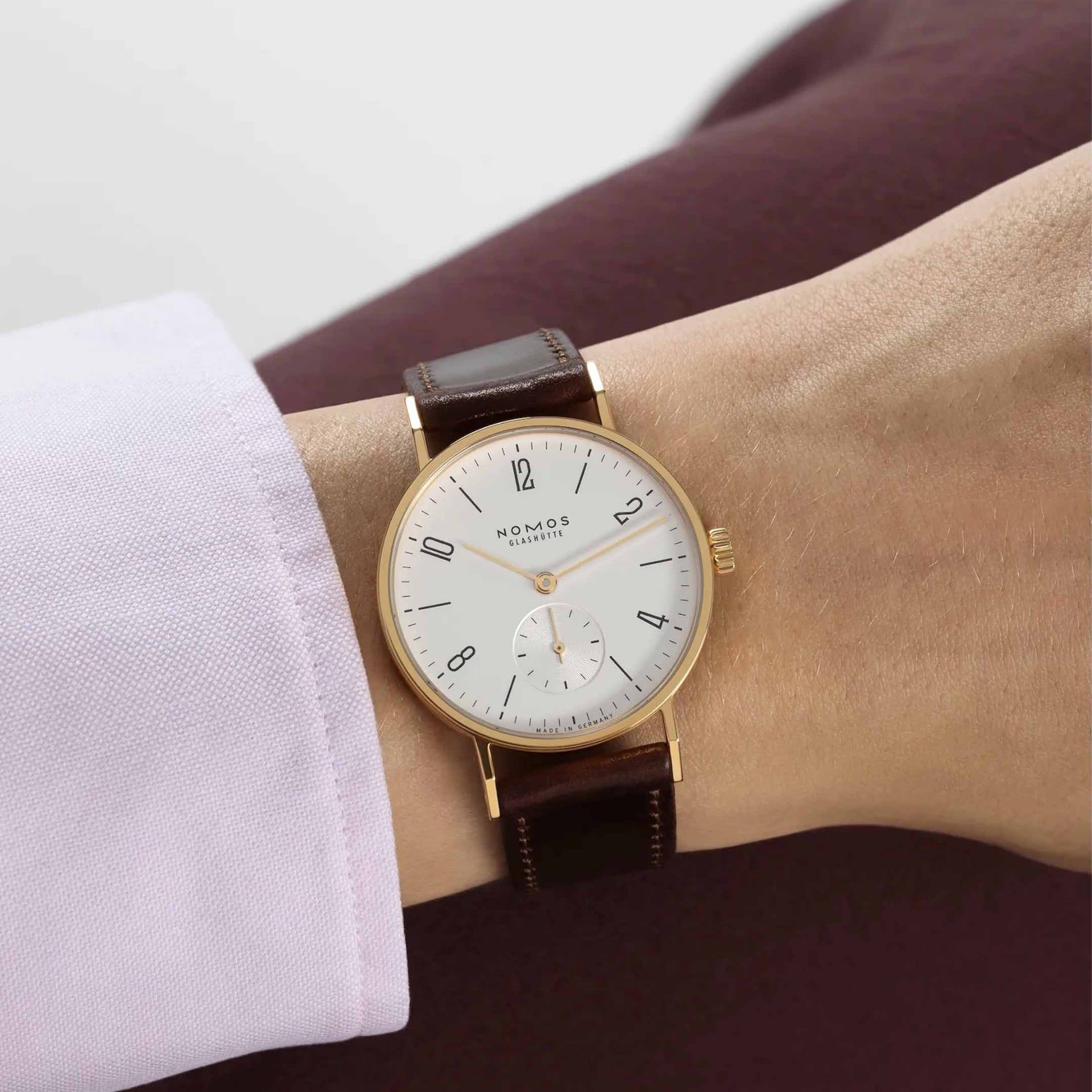 NOMOS Glashütte Tangente Oro 33 Doré 32.8 MM 105