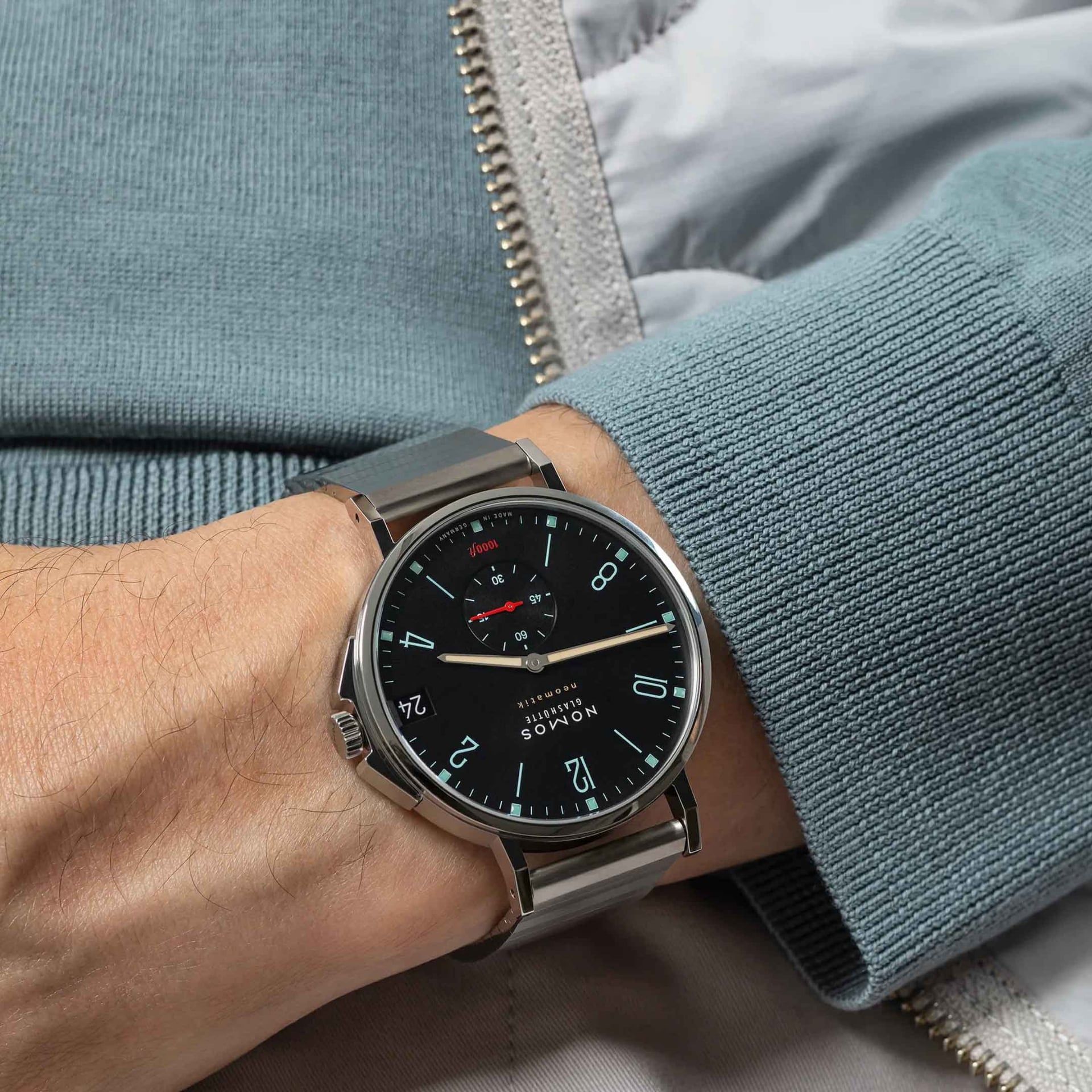 NOMOS Glashütte Tangente Sport Neomatik 42 Datario Blu Nero 42 MM 581