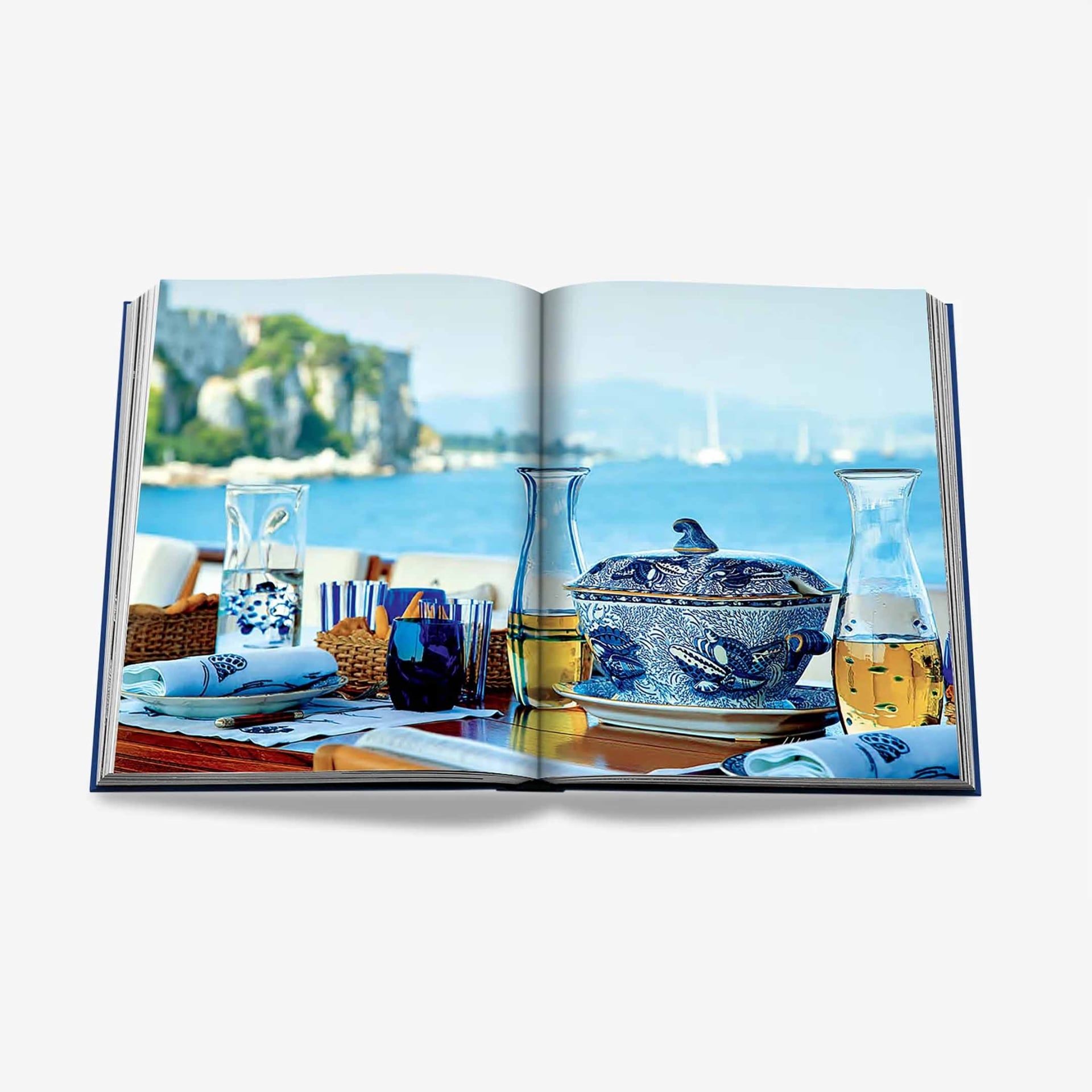 ASSOULINE Libro Valentino: at the Emperor's Table 36 x 4 x H 28 CM 9781614282938