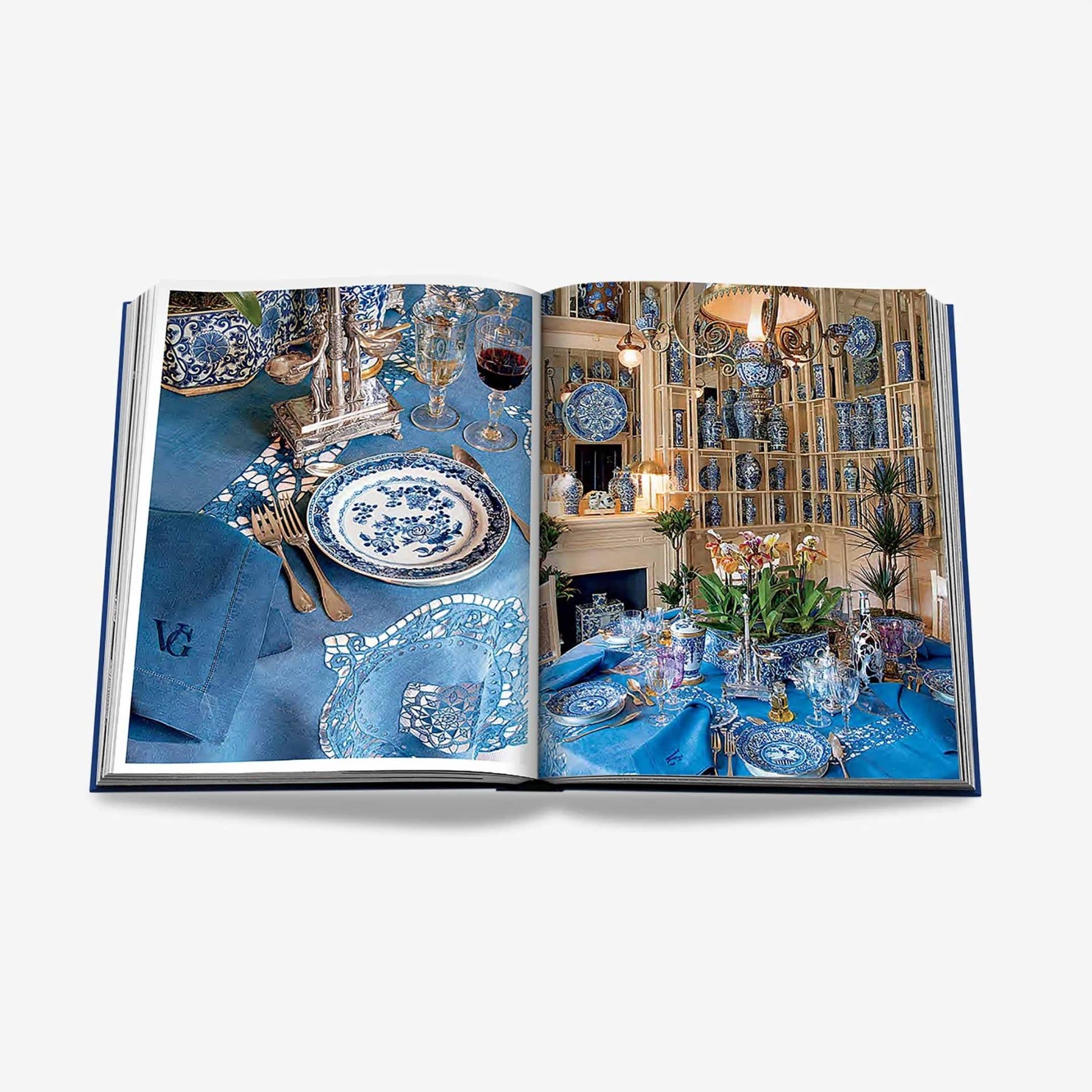 ASSOULINE Libro Valentino: at the Emperor's Table 36 x 4 x H 28 CM 9781614282938