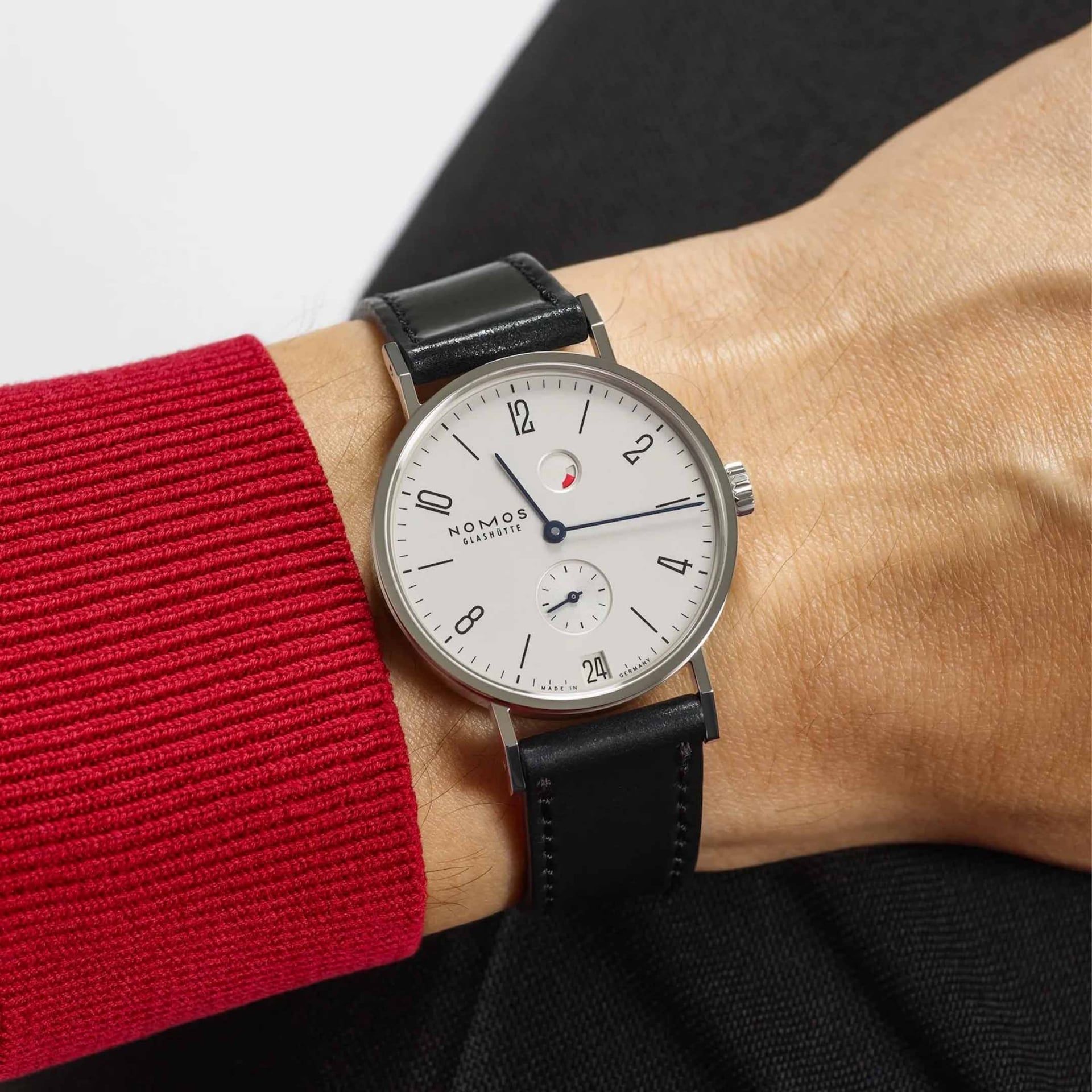 NOMOS Glashütte Tangente Datario Indicatore di Carica 35 MM 131