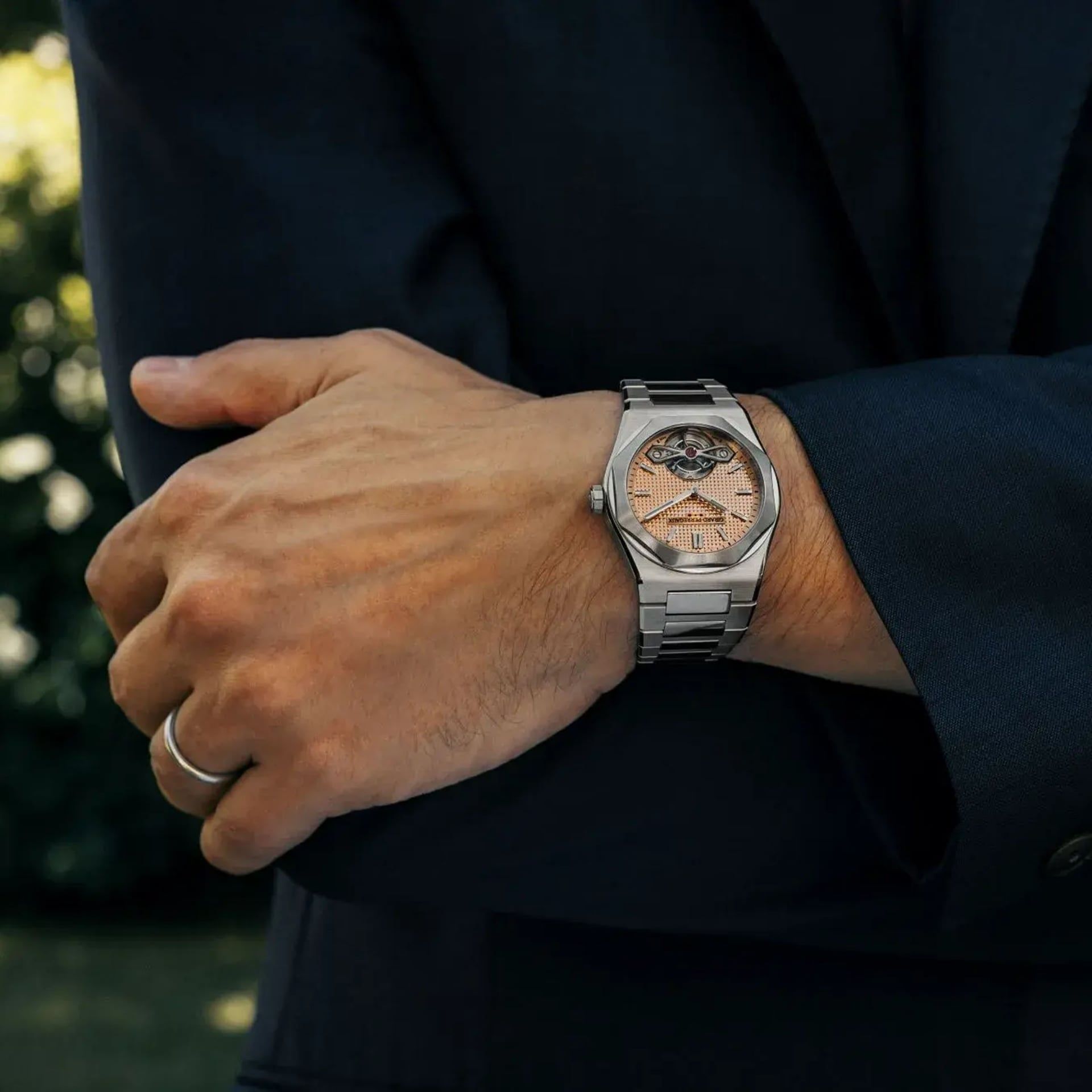 GIRARD PERREGAUX Laureato Fifty Tourbillon Micro-rotor 39 MM 99116-11-3615-1CM