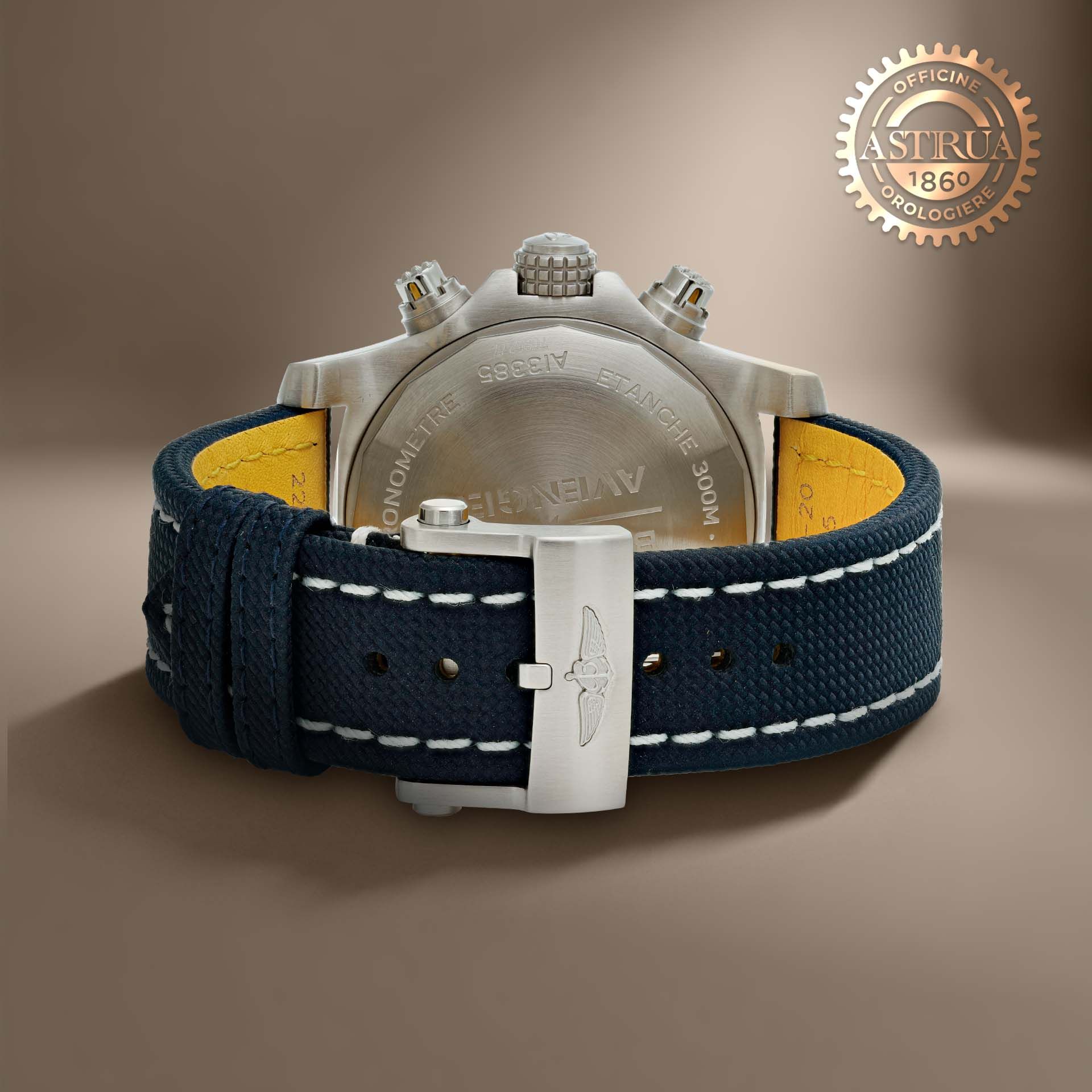 BREITLING Avenger Chronograph 43 MM A13385101C1X1