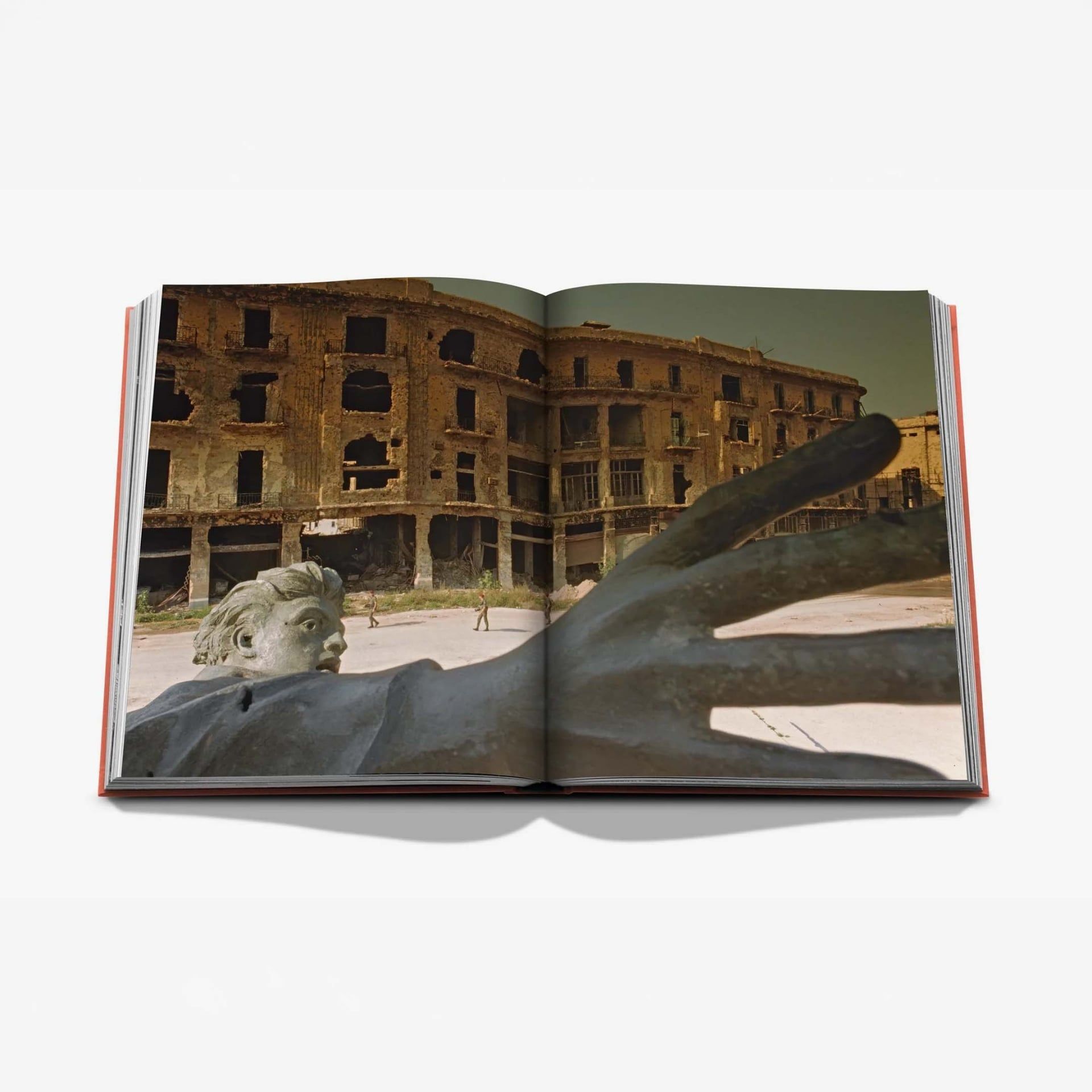 ASSOULINE Libro Beirut Habibi 25 x 4 x H 33 CM 9781649804532