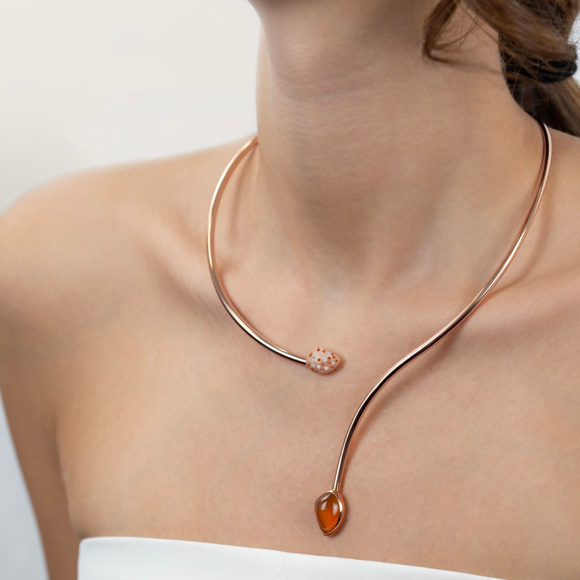 ASTRUA Collana Mykonos, Oro Rosa, Corniola, Diamanti, Zaffiri MI6CNL5PDZ8COR