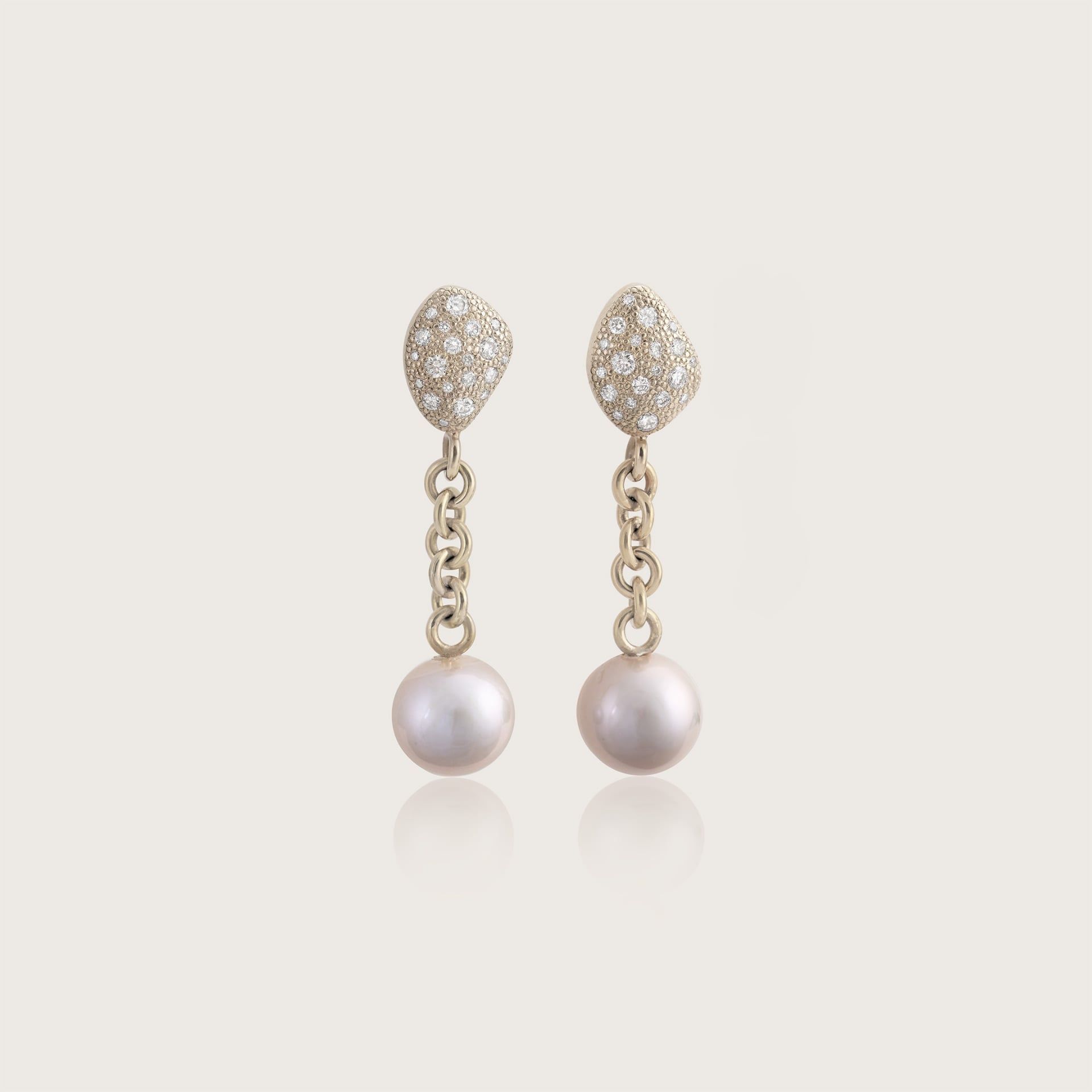ASTRUA Orecchini Diva, Oro Bianco, Diamanti, Perle Freshwater Grigie DI29PD.PAKO8