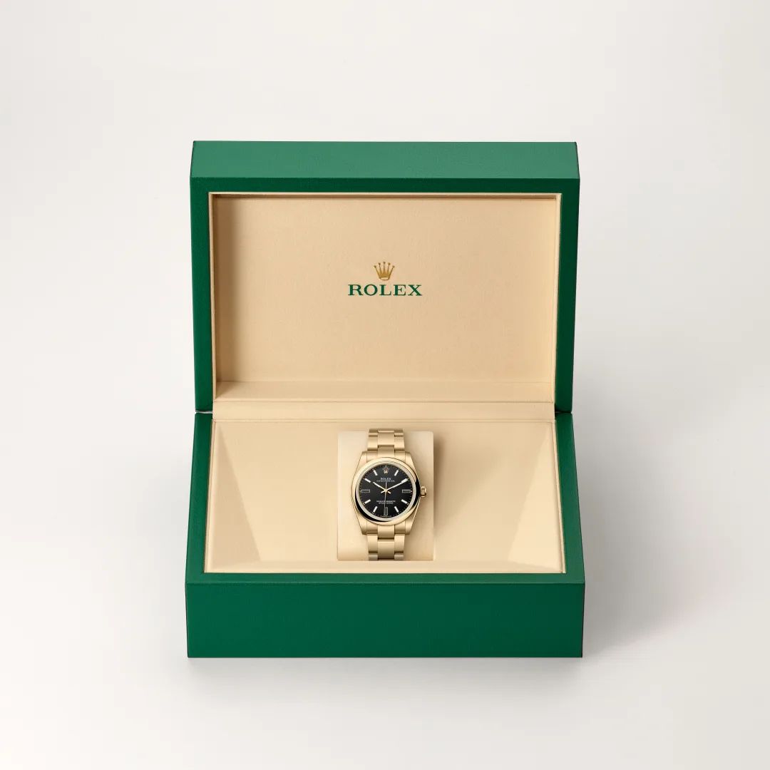 Rolex Oyster Perpetual 34 in Acciaio Oystersteelcon “Pavé madreperla farfalle”, lunetta Bombata, bracciale Acciaio Oystersteel