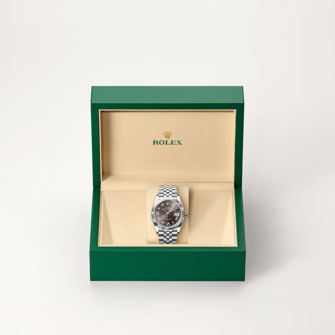 Rolex Datejust 36 in Oystersteelcon “Butterfly mother-of-pearl pavé”, lunetta Domed, bracciale Oystersteel