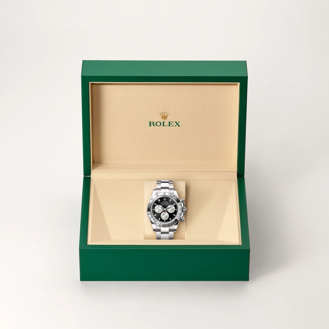 Rolex Cosmograph Daytona in Oystersteelcon “Butterfly mother-of-pearl pavé”, lunetta Domed, bracciale Oystersteel