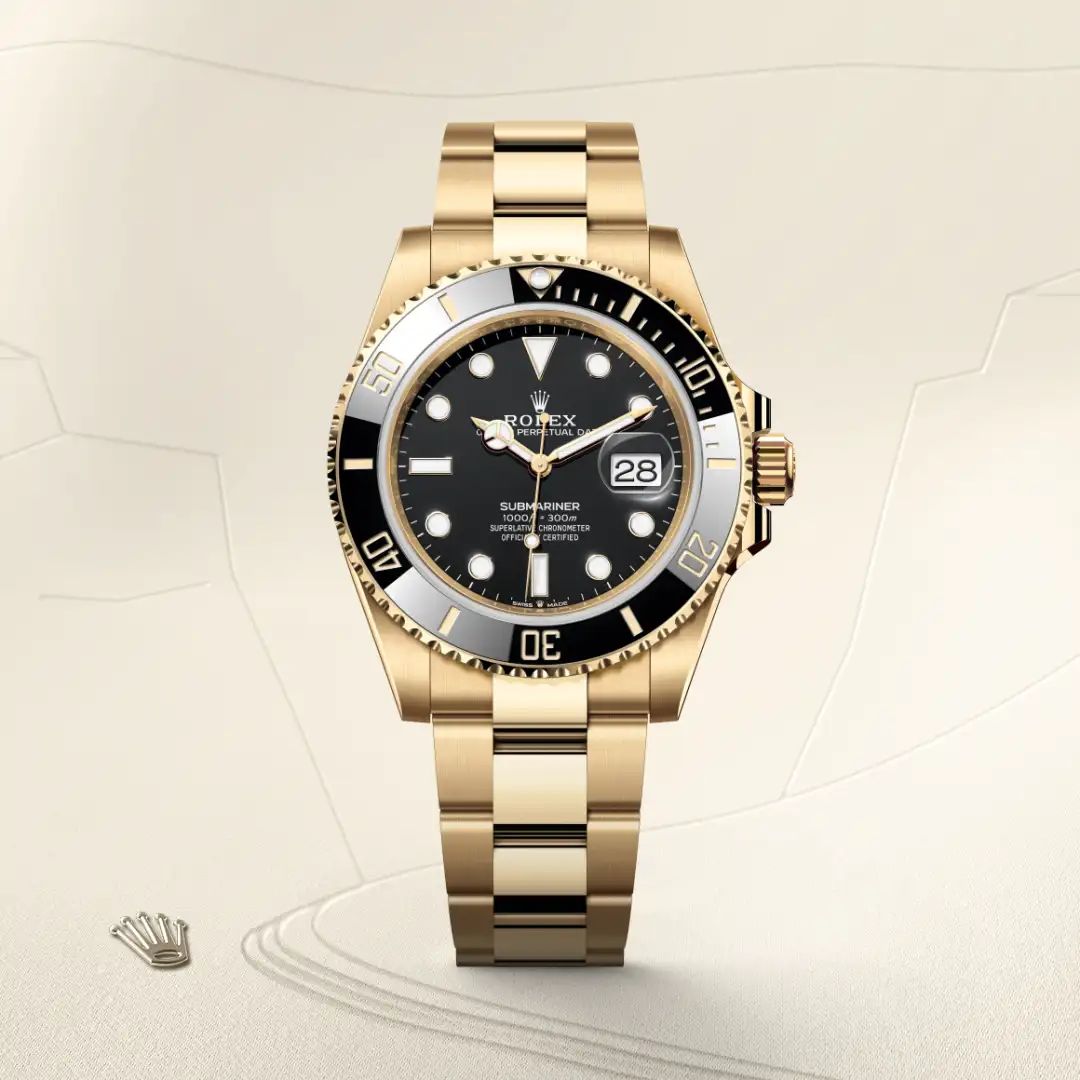 Rolex Submariner Date in Oystersteelcon “Butterfly mother-of-pearl pavé”, lunetta Domed, bracciale Oystersteel