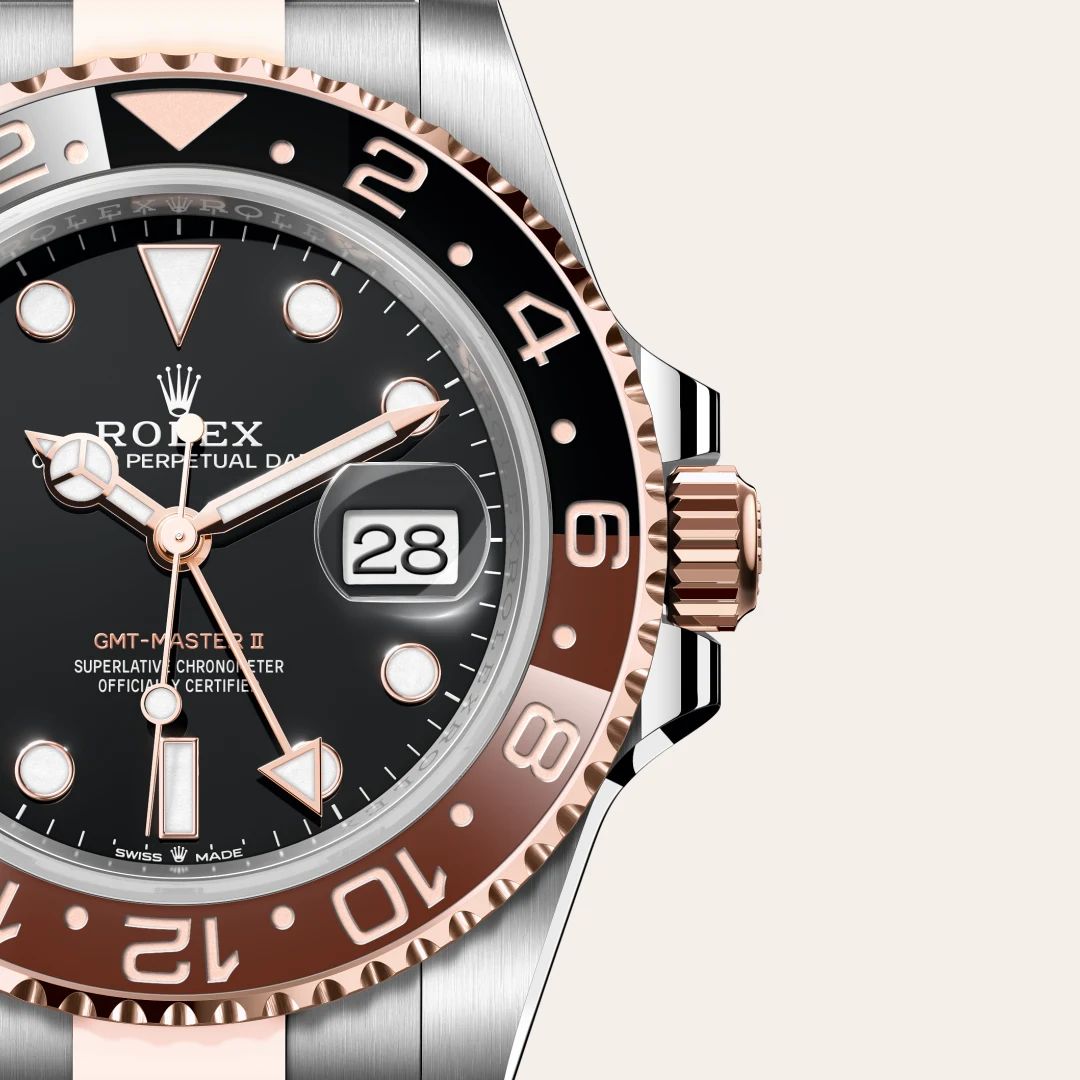 Rolex GMT-Master II in Oystersteelcon “Butterfly mother-of-pearl pavé”, lunetta Domed, bracciale Oystersteel