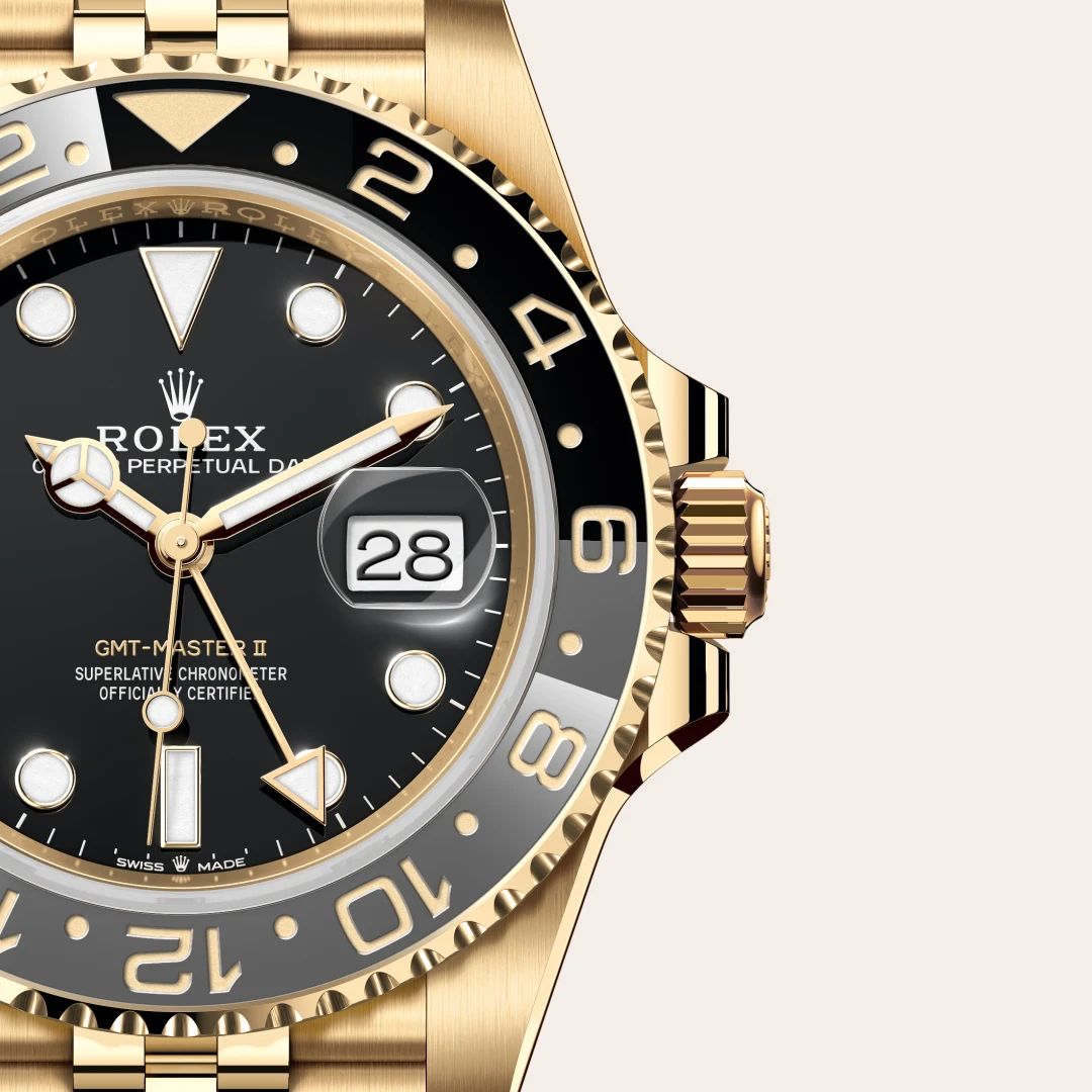 Rolex GMT-Master II in Oystersteelcon “Butterfly mother-of-pearl pavé”, lunetta Domed, bracciale Oystersteel